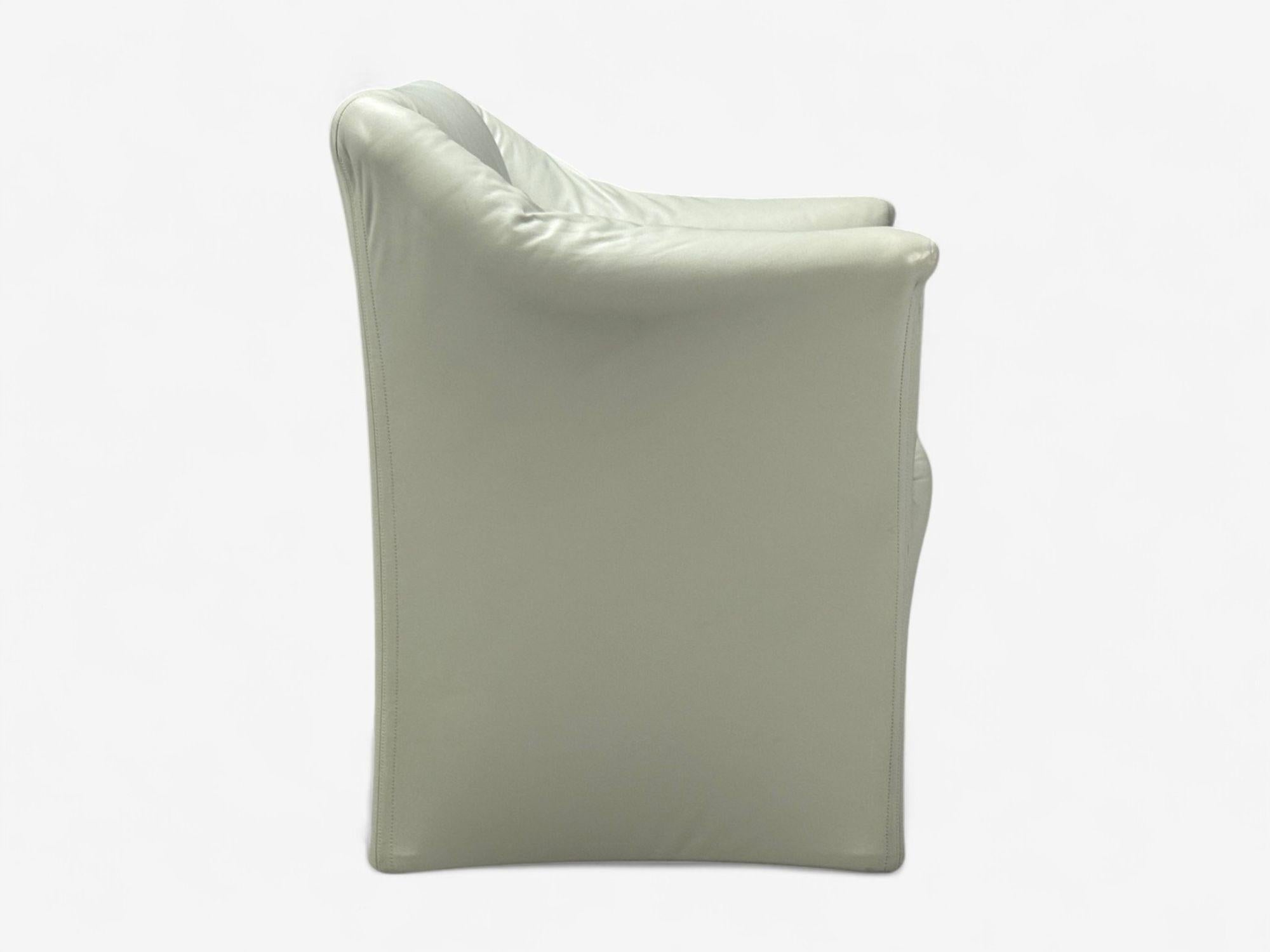 Mario Bellini, Italian Modern, Leather, Four Model 684 Armchairs, Italy, 1980s For Sale 6