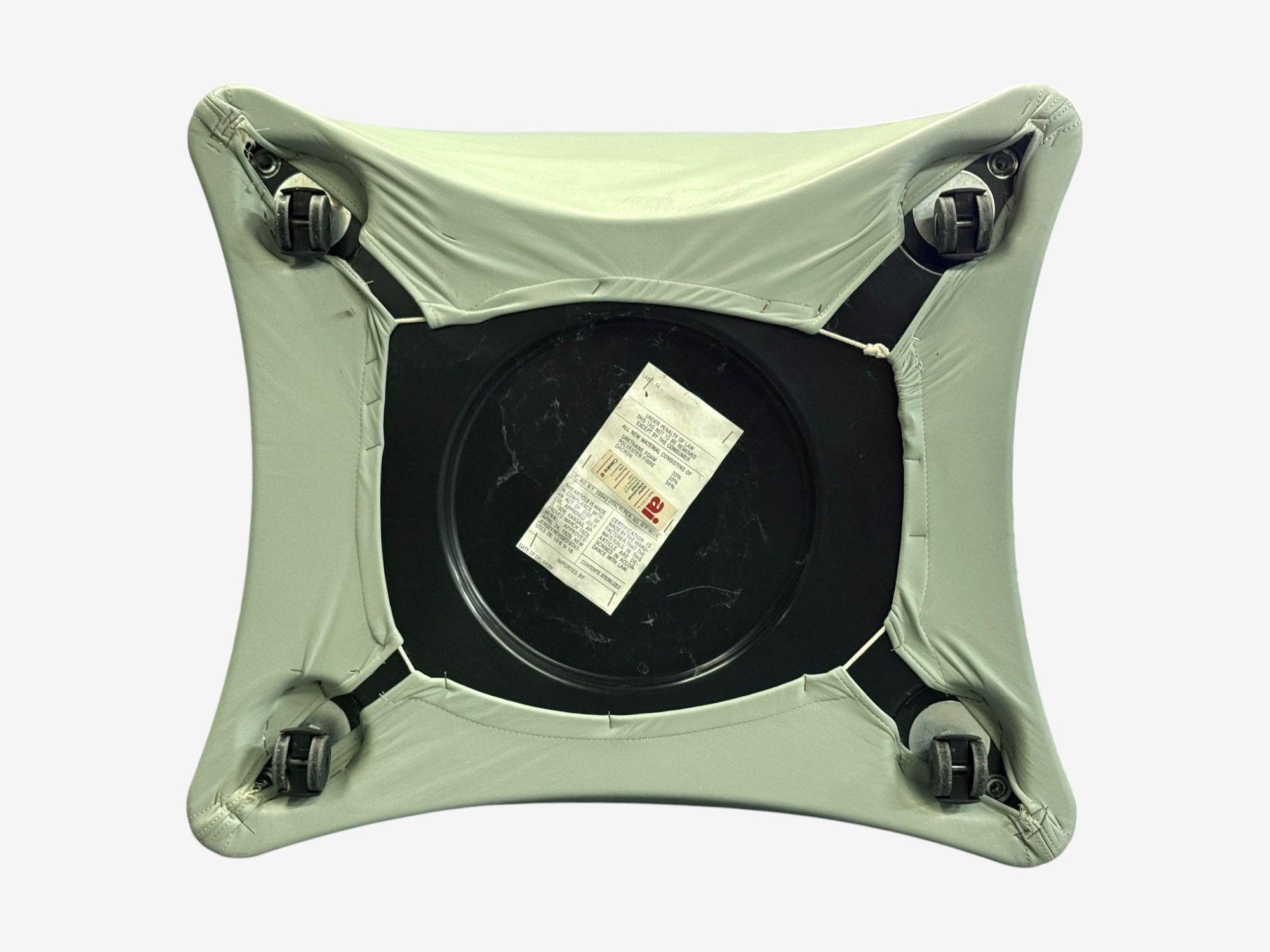 Mario Bellini, Italian Modern, Leather, Four Model 684 Armchairs, Italy, 1980s For Sale 9