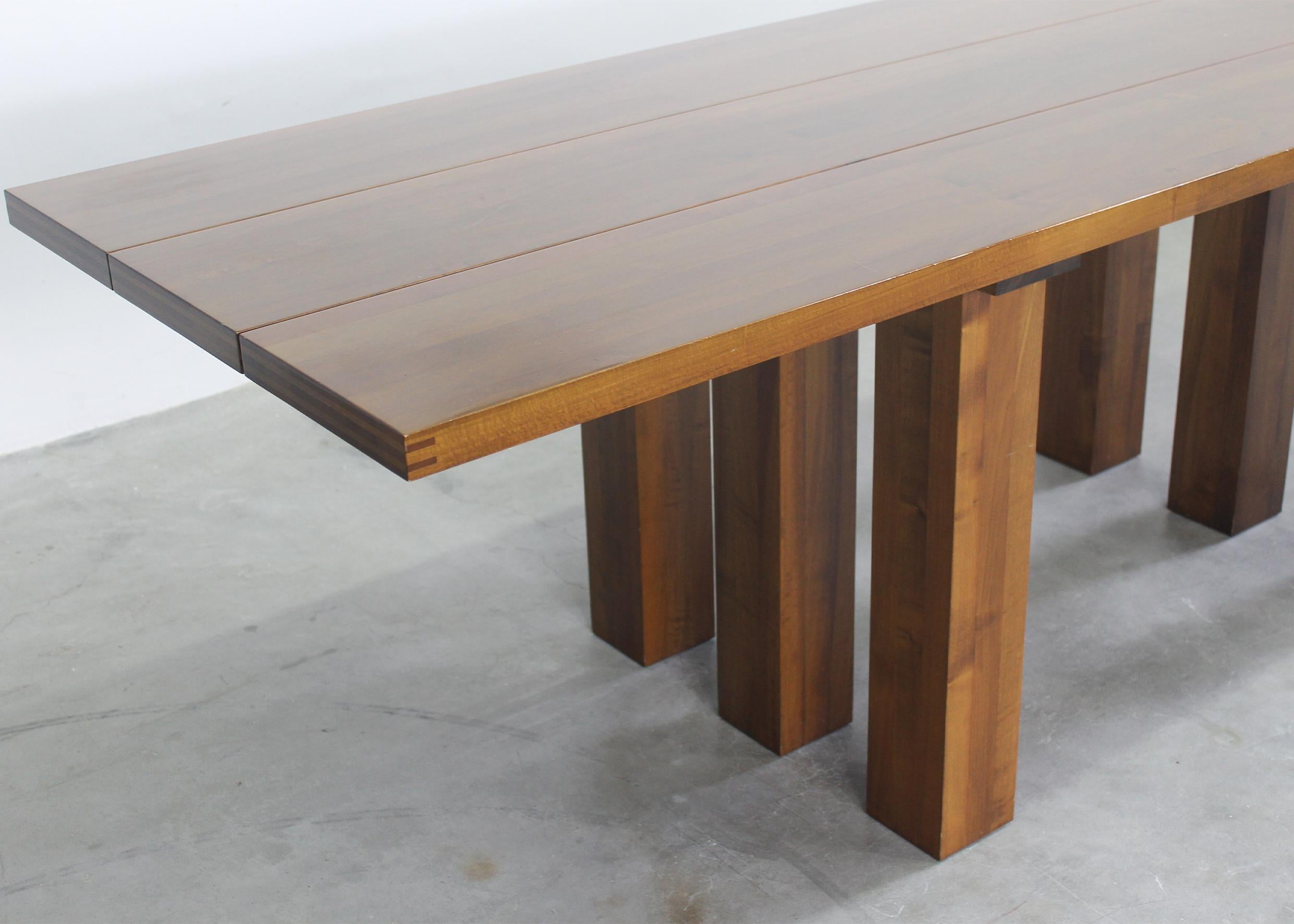 Mario Bellini La Basilica, rechteckiger Tisch aus Nussbaumholz von Cassina, 1980er Jahre im Zustand „Gut“ in Montecatini Terme, IT