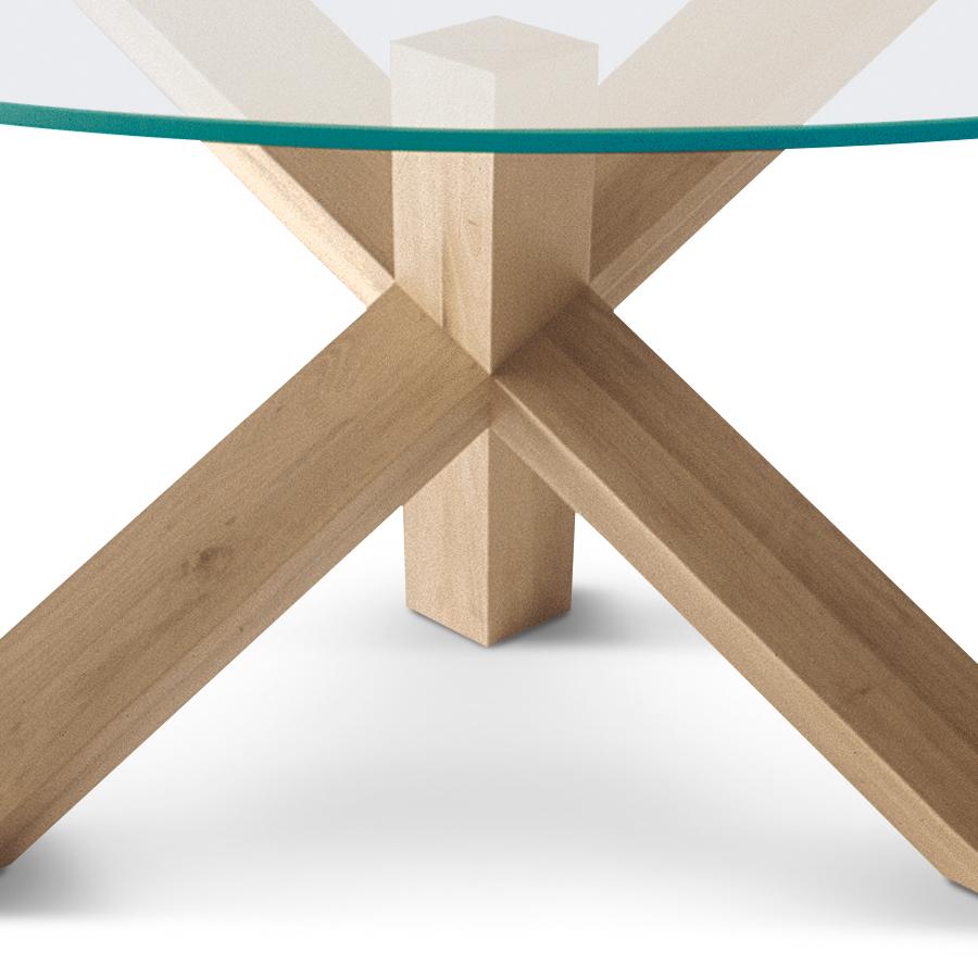 Modèle de table La Rotonda conçu par Mario Bellini en 1976.
Fabriqué par Cassina, Italie.

Une table au design intemporel signée Mario Bellini, qui transforme la chaleur naturelle du matériau en une forme élégante et sans âge, dans un équilibre