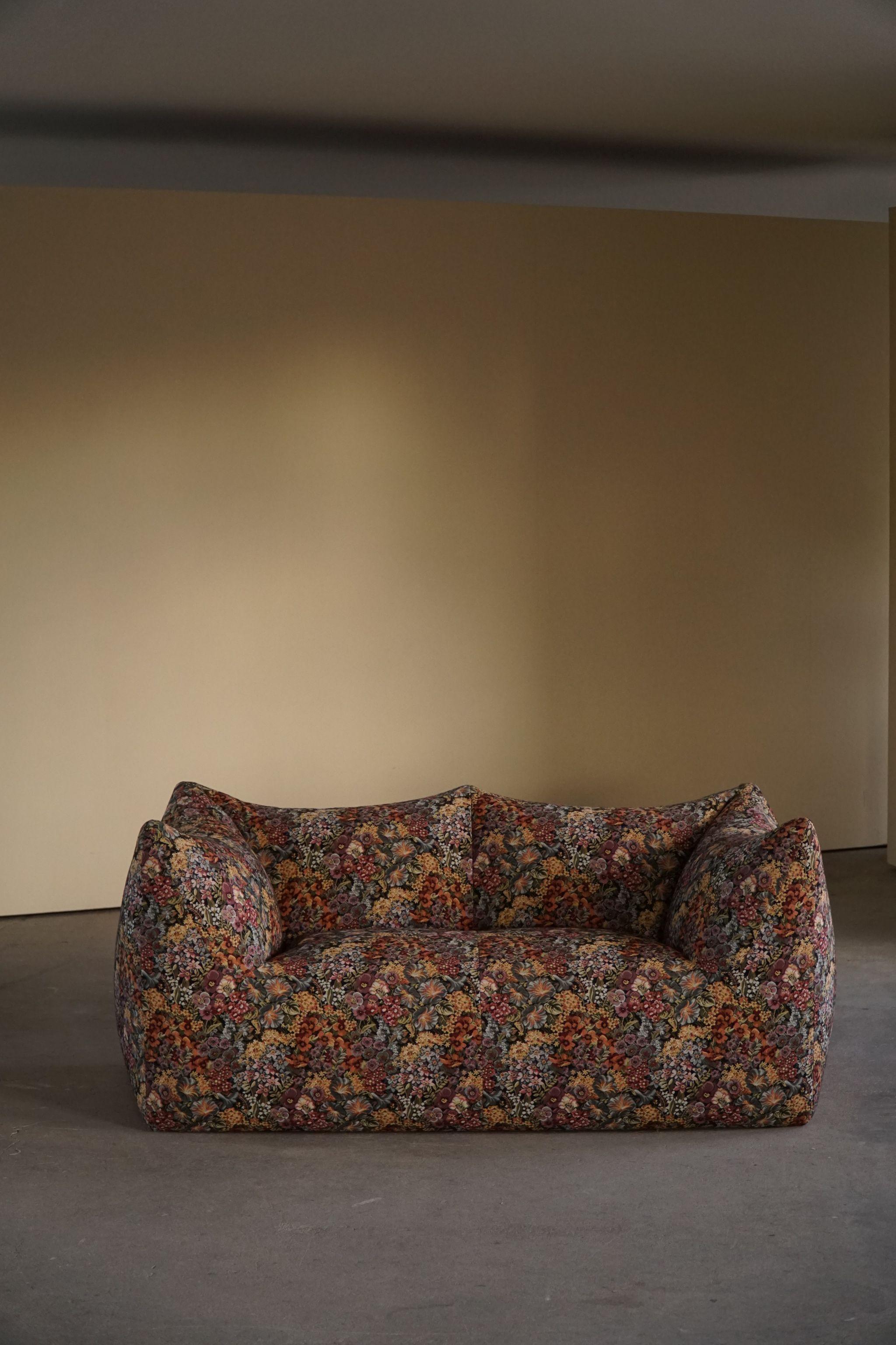 Mario Bellini, 'Le Bambole' 2-Seater Sofa, Original Fabric, Italian Modern, 1972 10