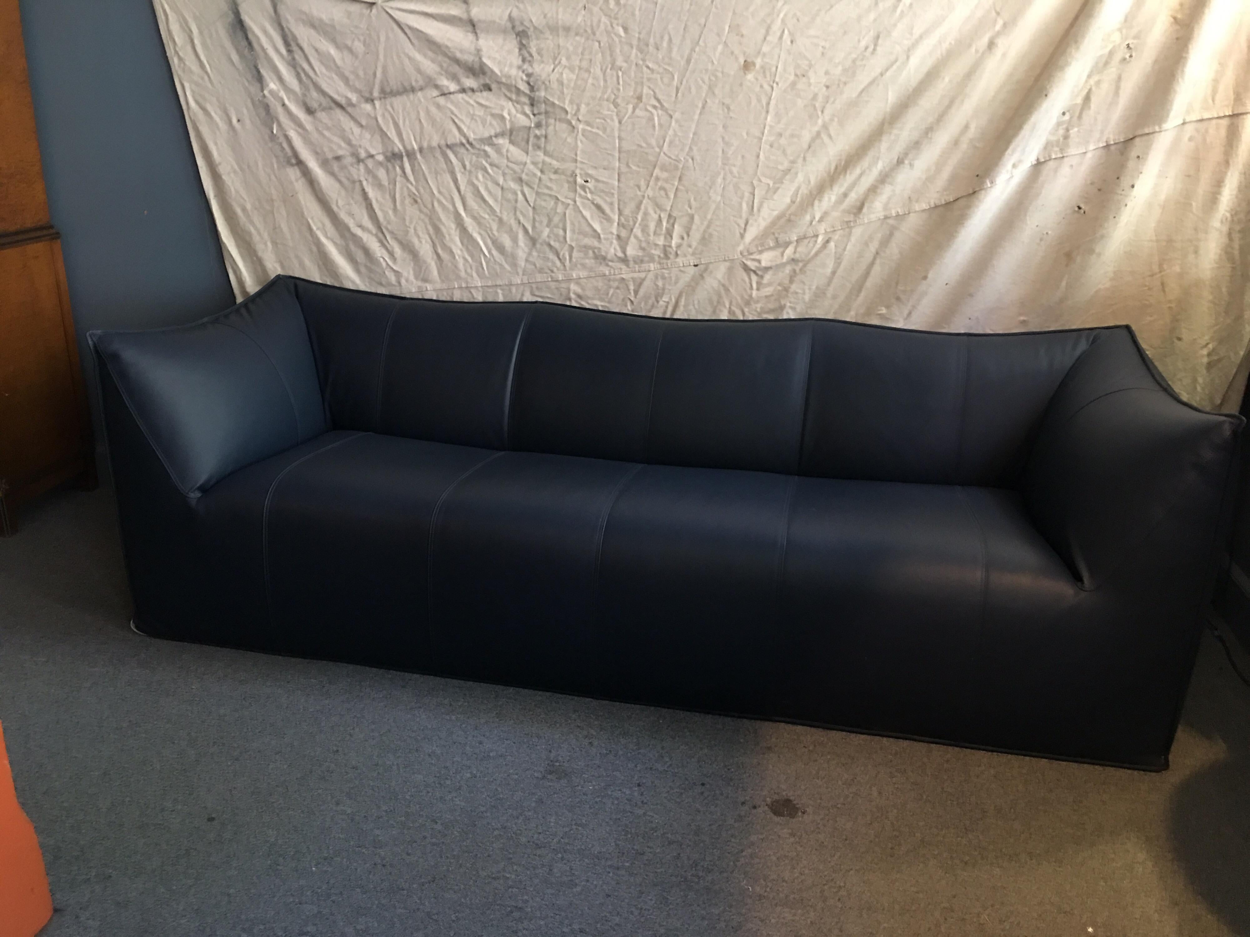 3-seat Mario Bellini for Cassina Le Bambole sofa. Early 1970s design, this model 3 years old! Near perfect condition! Beautiful dark blue leather!