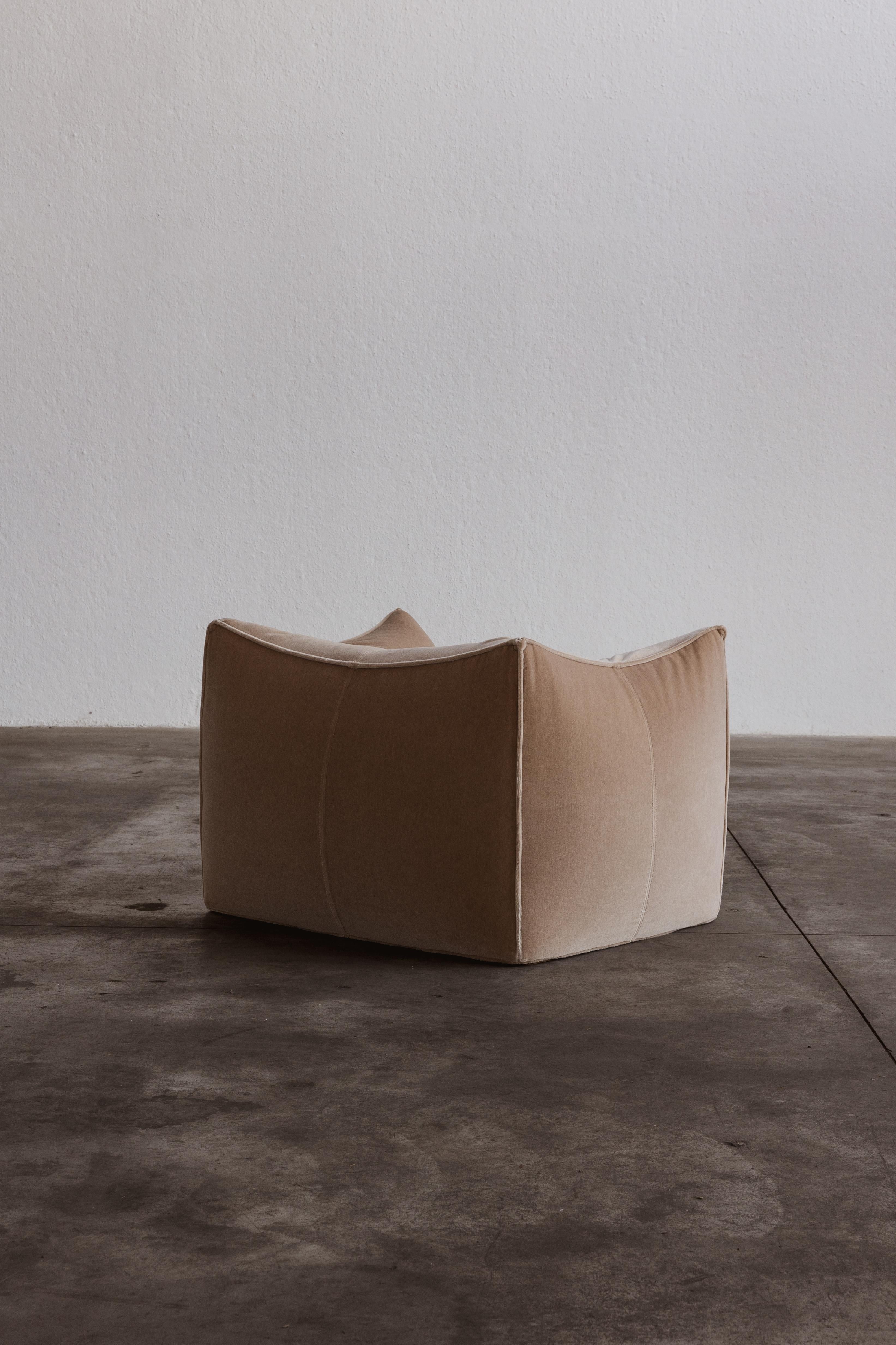 Mario Bellini “Le Bambole” Armchair for B&B Italia, 1971 For Sale 1