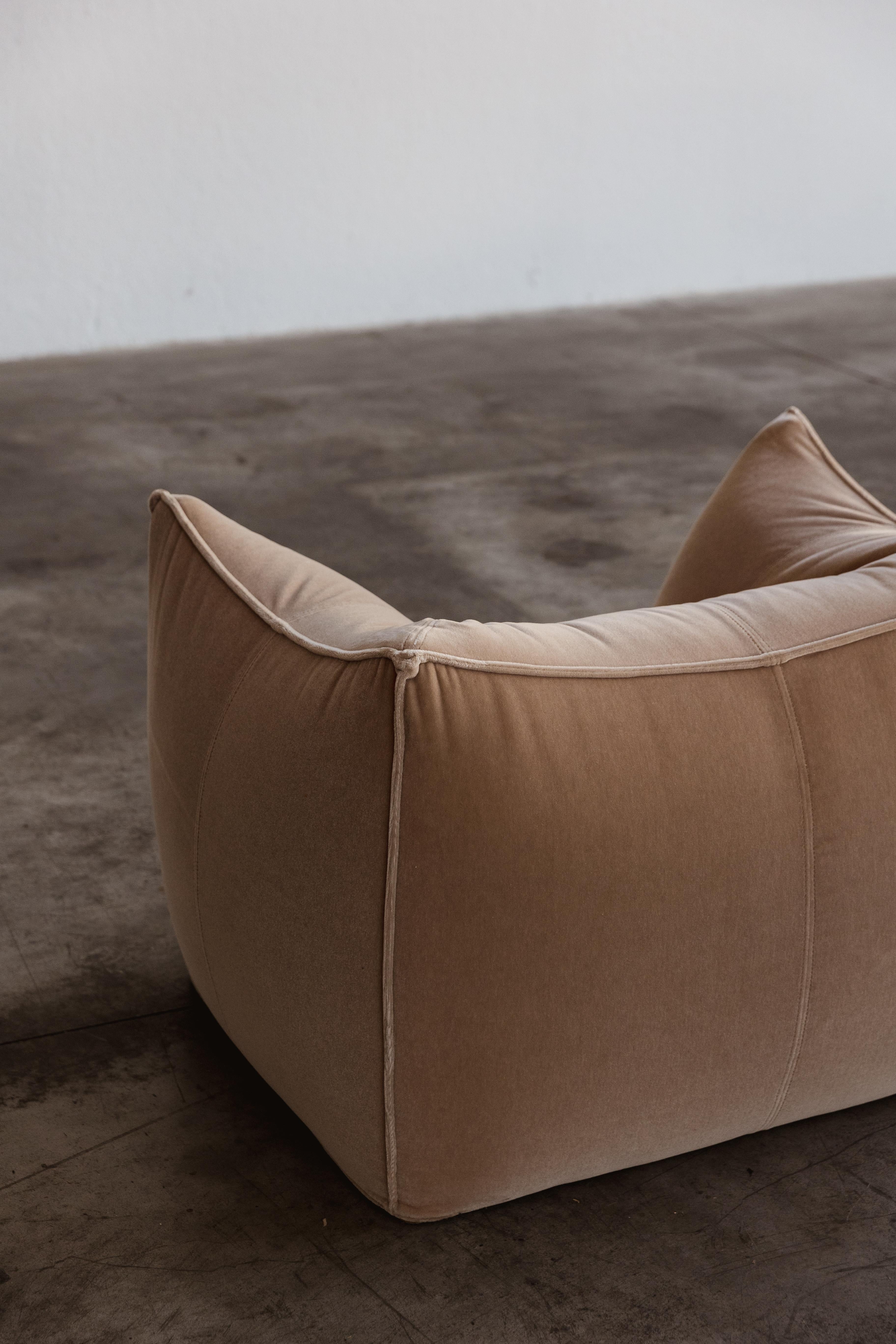 Mario Bellini “Le Bambole” Armchairs for B&BItalia, Mocha Mousse, 1971, Set of 2 For Sale 5