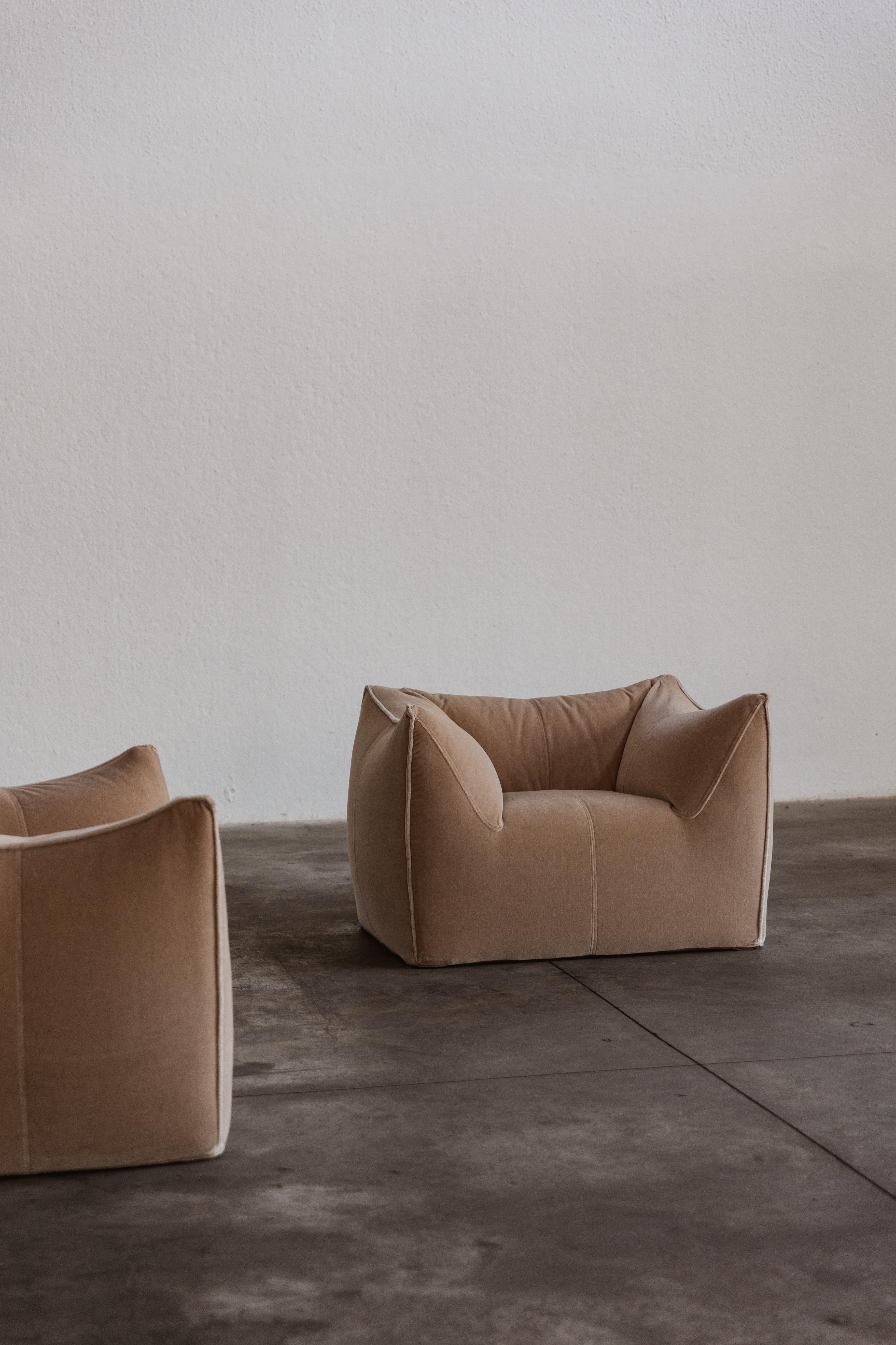 Mario Bellini “Le Bambole” Armchairs for B&BItalia, Mocha Mousse, 1971, Set of 2 For Sale 6