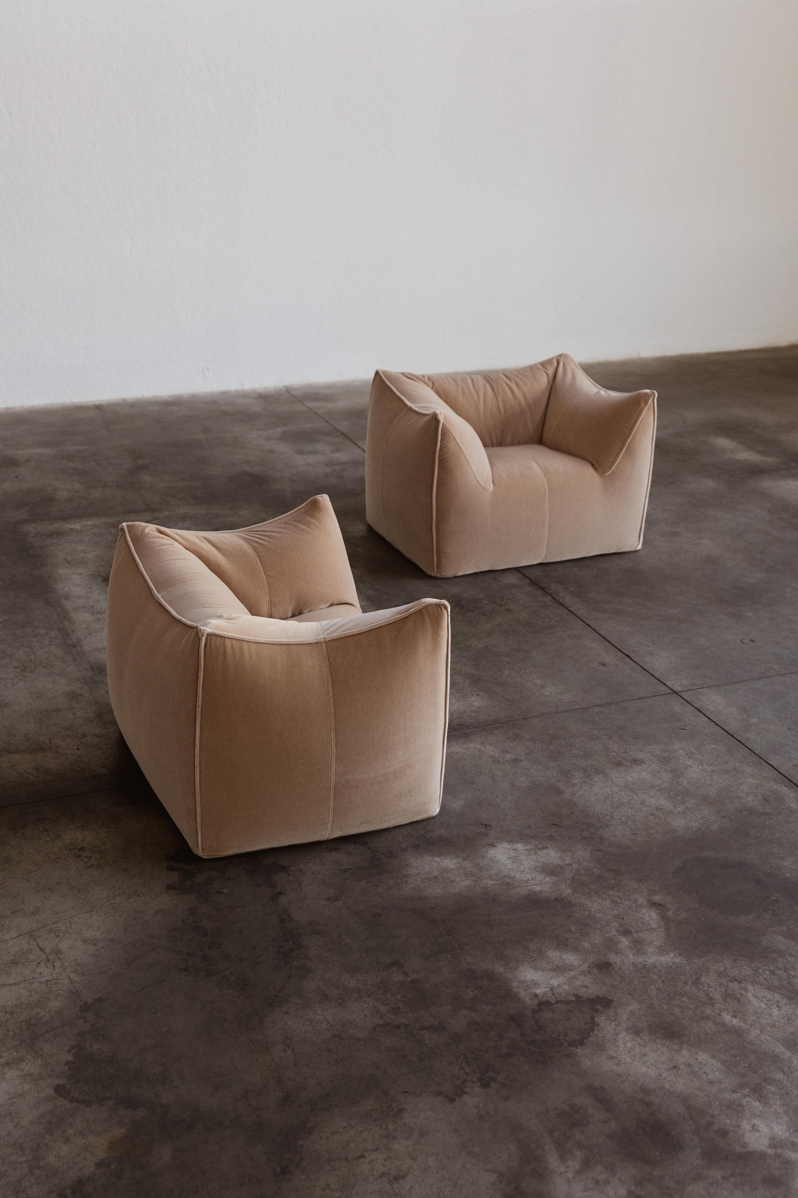 Mario Bellini “Le Bambole” Armchairs for B&BItalia, Mocha Mousse, 1971, Set of 2 For Sale 1