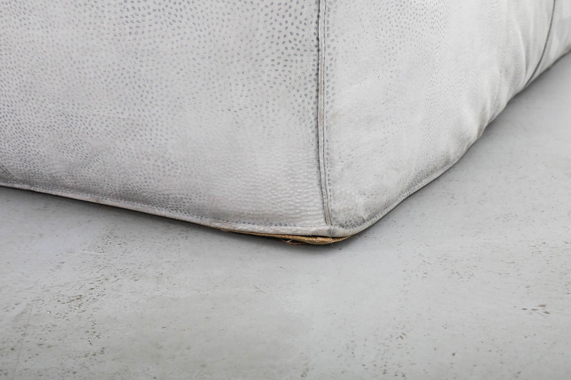 Mario Bellini ‘Le Bambole’ Blue-Grey Suede Loveseat for B&B Italia For Sale 11
