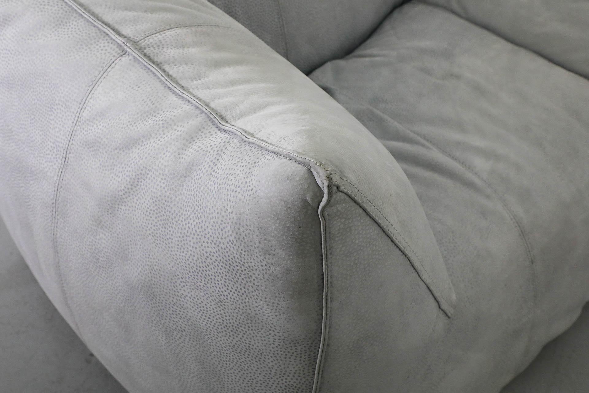 Mario Bellini ‘Le Bambole’ Blue-Grey Suede Loveseat for B&B Italia For Sale 13