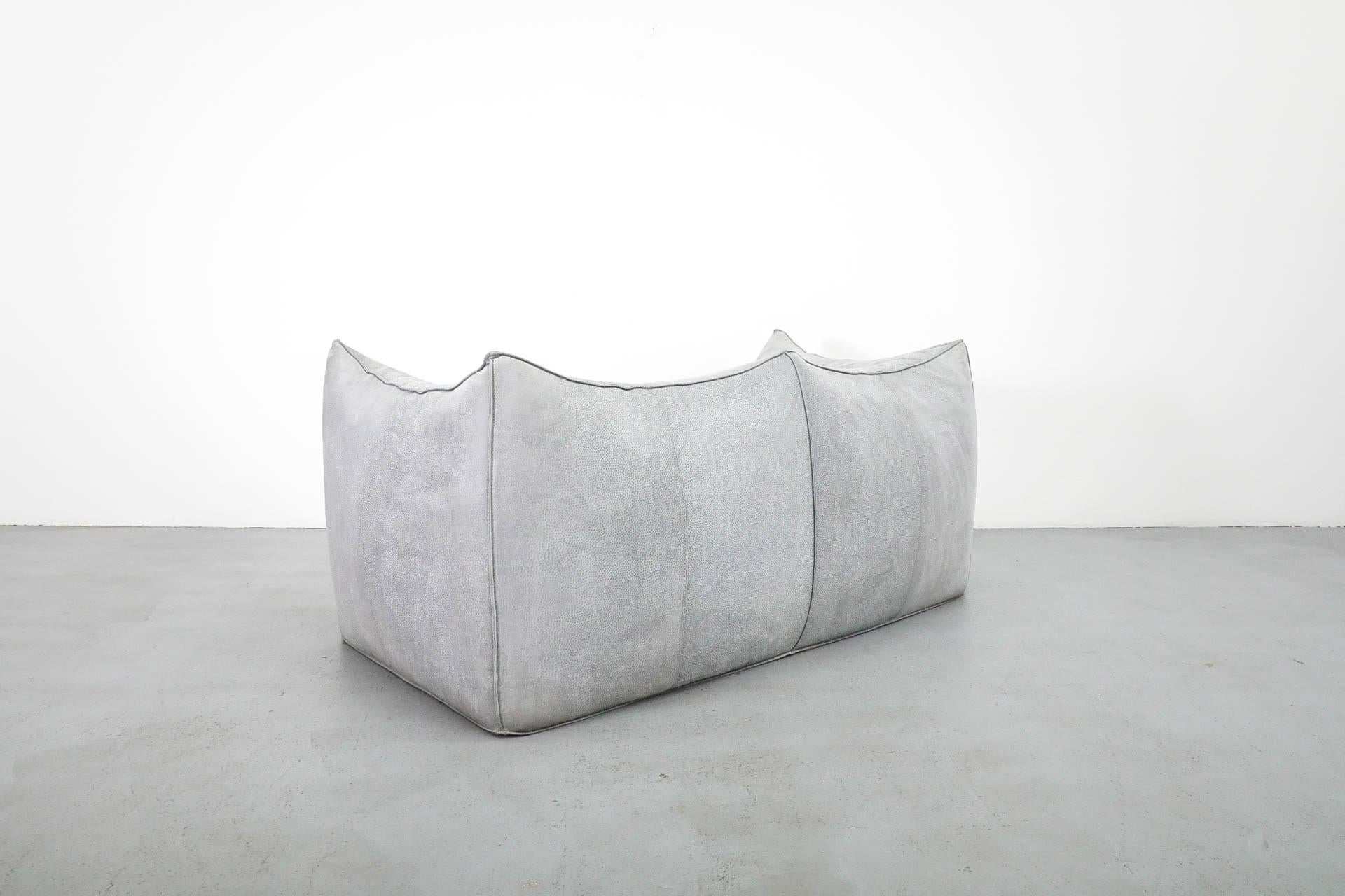Mario Bellini ‘Le Bambole’ Blue-Grey Suede Loveseat for B&B Italia In Good Condition For Sale In Los Angeles, CA