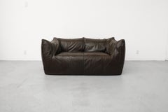 Mario Bellini 'Le Bambole' Loveseat en cuir Brown foncé pour B&B Italia, 1972