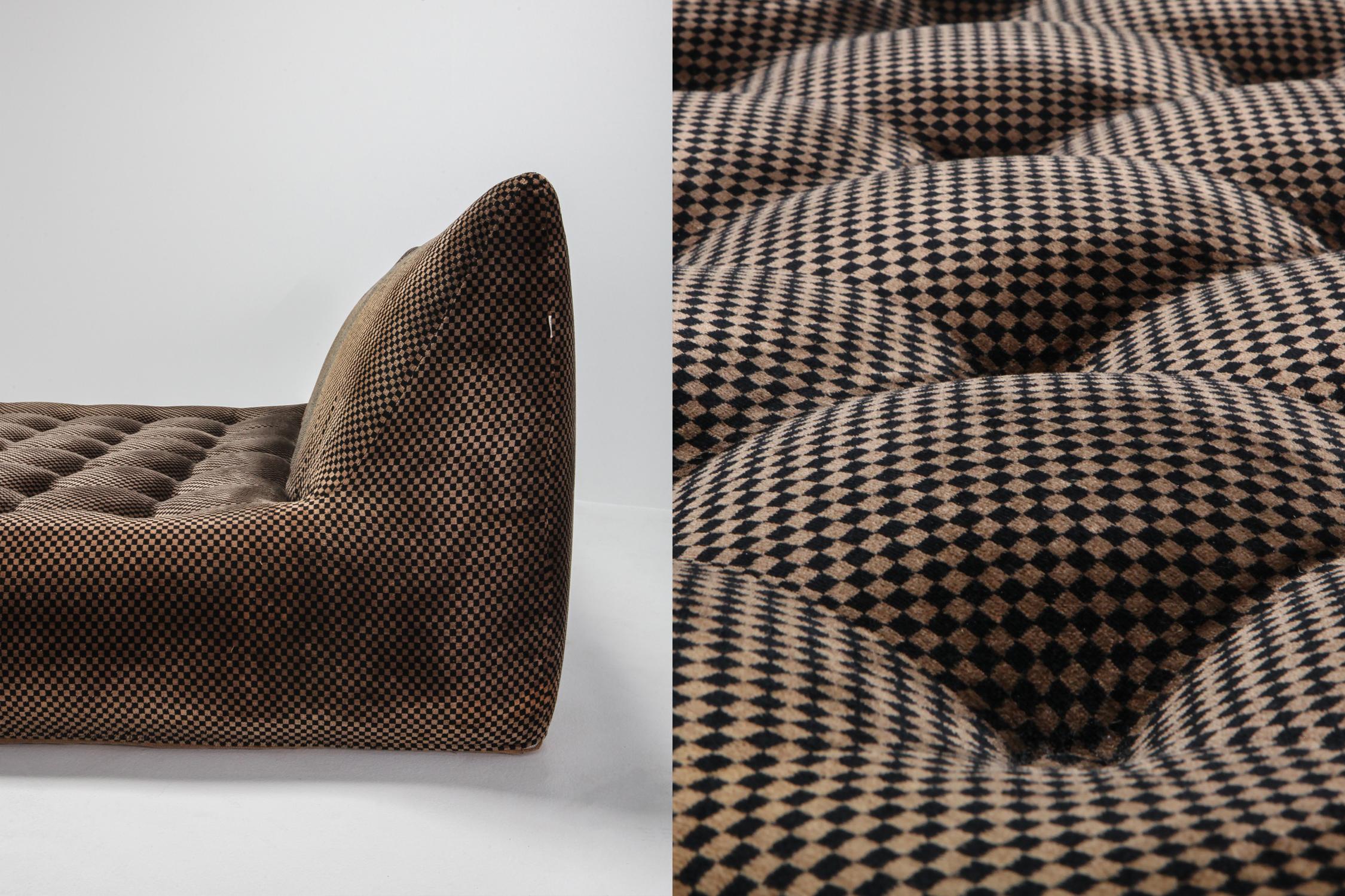 Post-Modern Mario Bellini 'Le Bambole' Daybed Sofa in Brown Velvet for B&B Italia