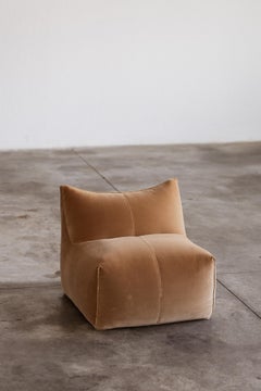 Mario Bellini "Le Bambole" Sessel für B&B Italia, Camel Velvet, 1971