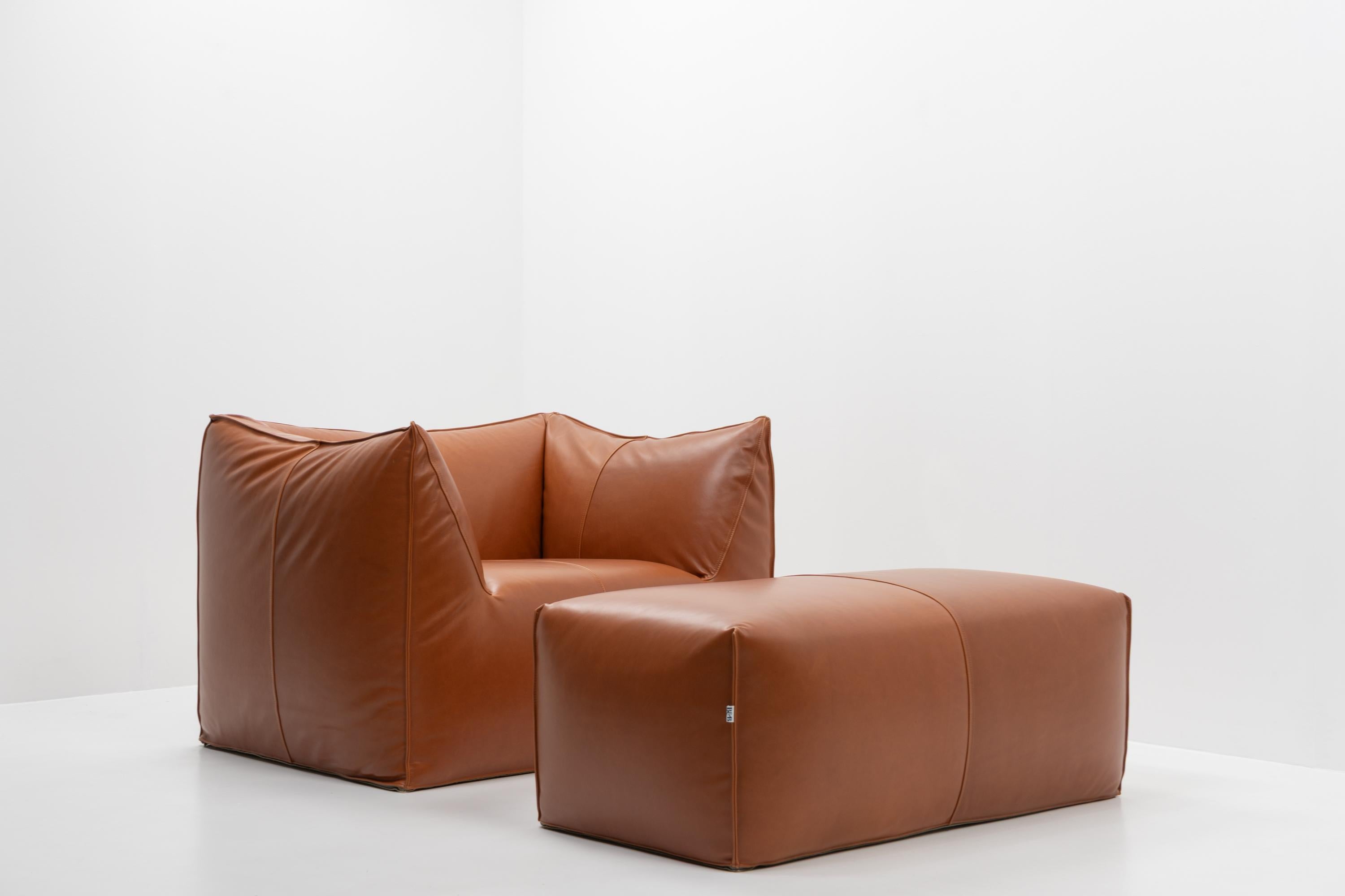 Mid-Century Modern Mario Bellini, Le Bambole Lounge Chair & Ottoman for B&B Italia en vente