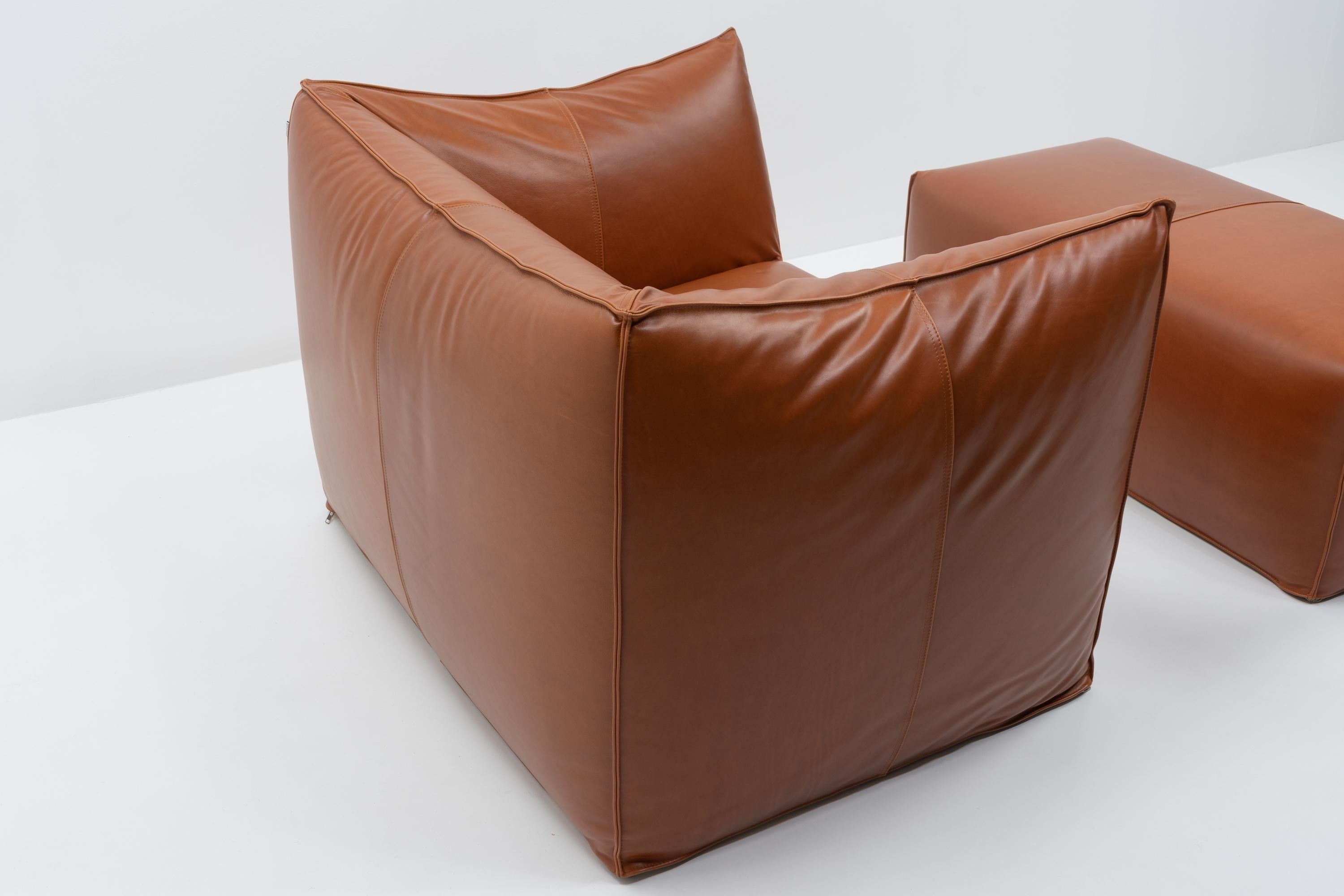 Cuir Mario Bellini, Le Bambole Lounge Chair & Ottoman for B&B Italia en vente