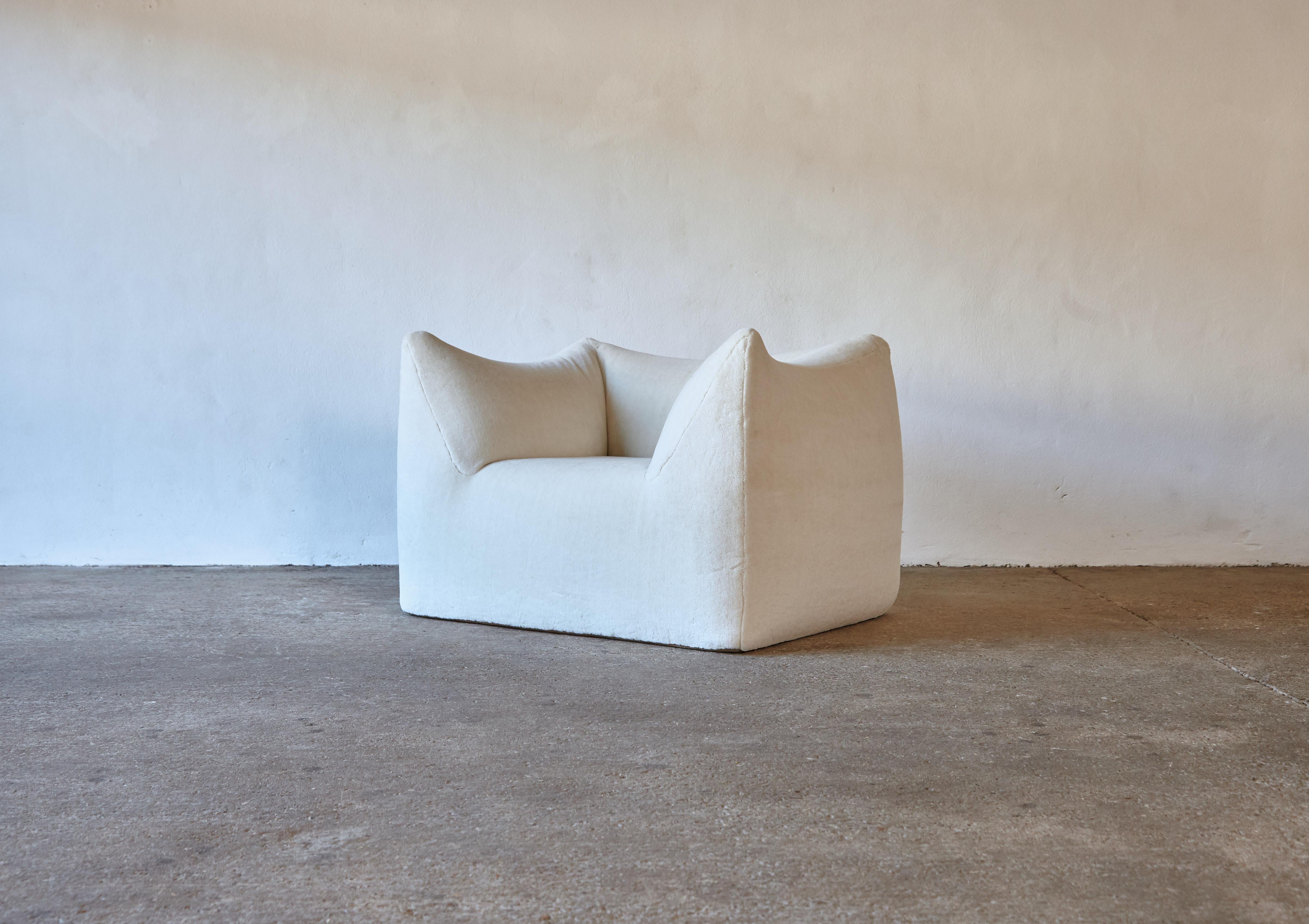 Mario Bellini Le Bambole Lounge Chair, Upholstered in Alpaca, B&B Italia, 1970s 9