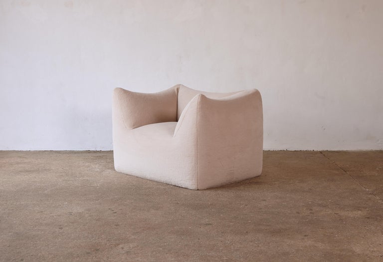 Mario Bellini Le Bambole Lounge Chair, Upholstered in Alpaca, B&B Italia, 1970s In Good Condition In London, GB