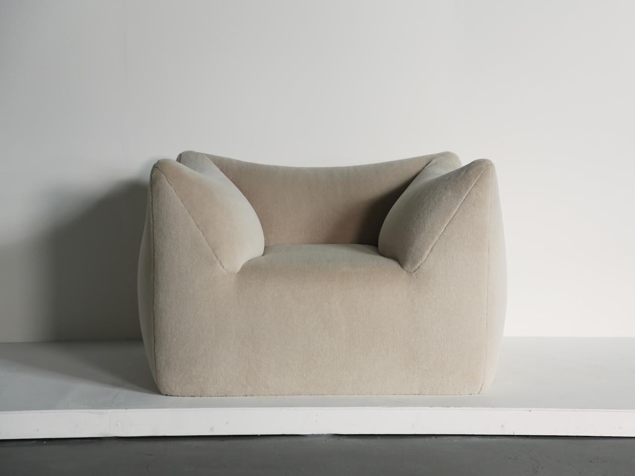 20ième siècle Mario Bellini Le Bambole Lounge Chair, tapissé en alpaga, B&B Italia, 1970 en vente