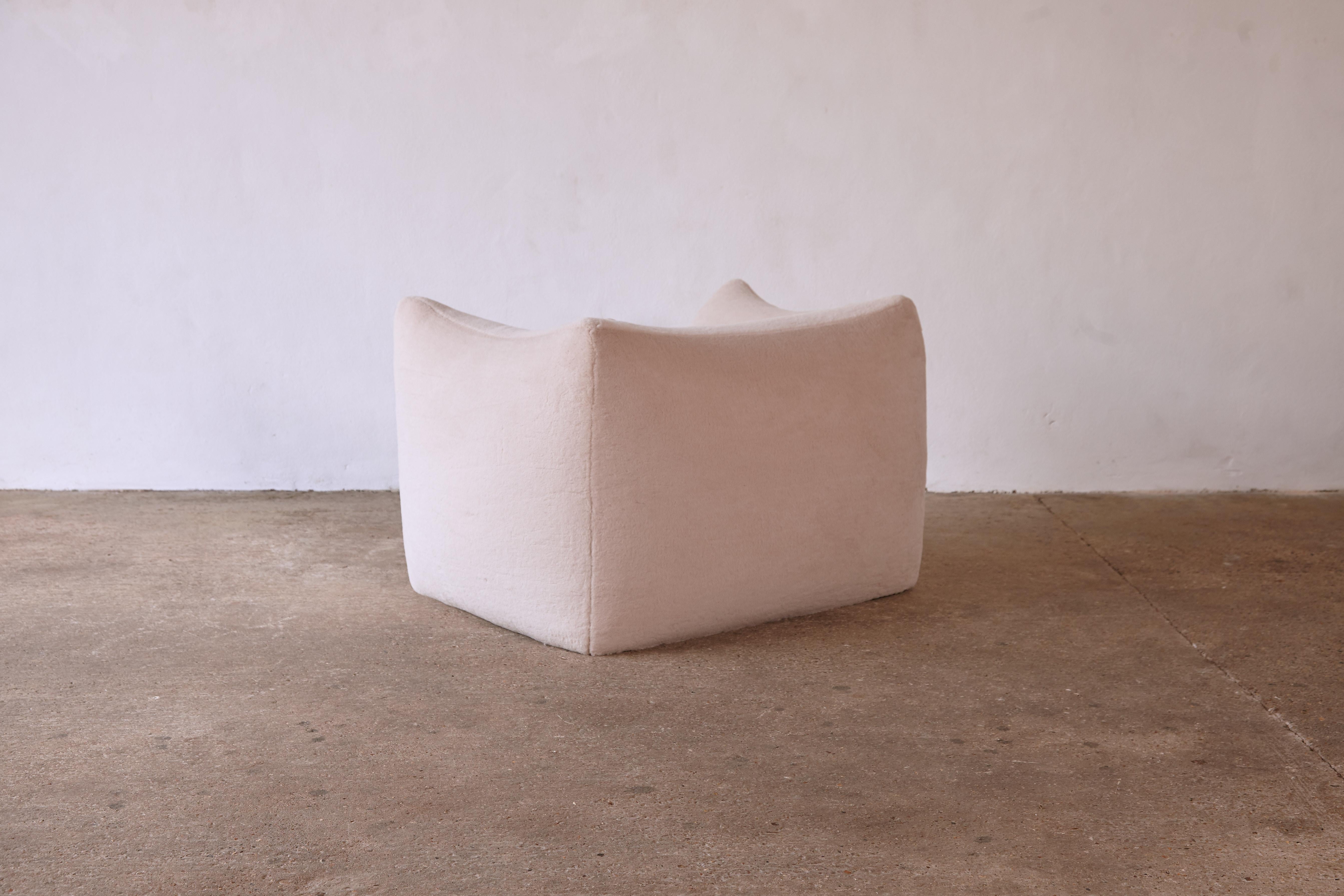 Mario Bellini Le Bambole Lounge Chair, Upholstered in Alpaca, B&B Italia, 1970s 2