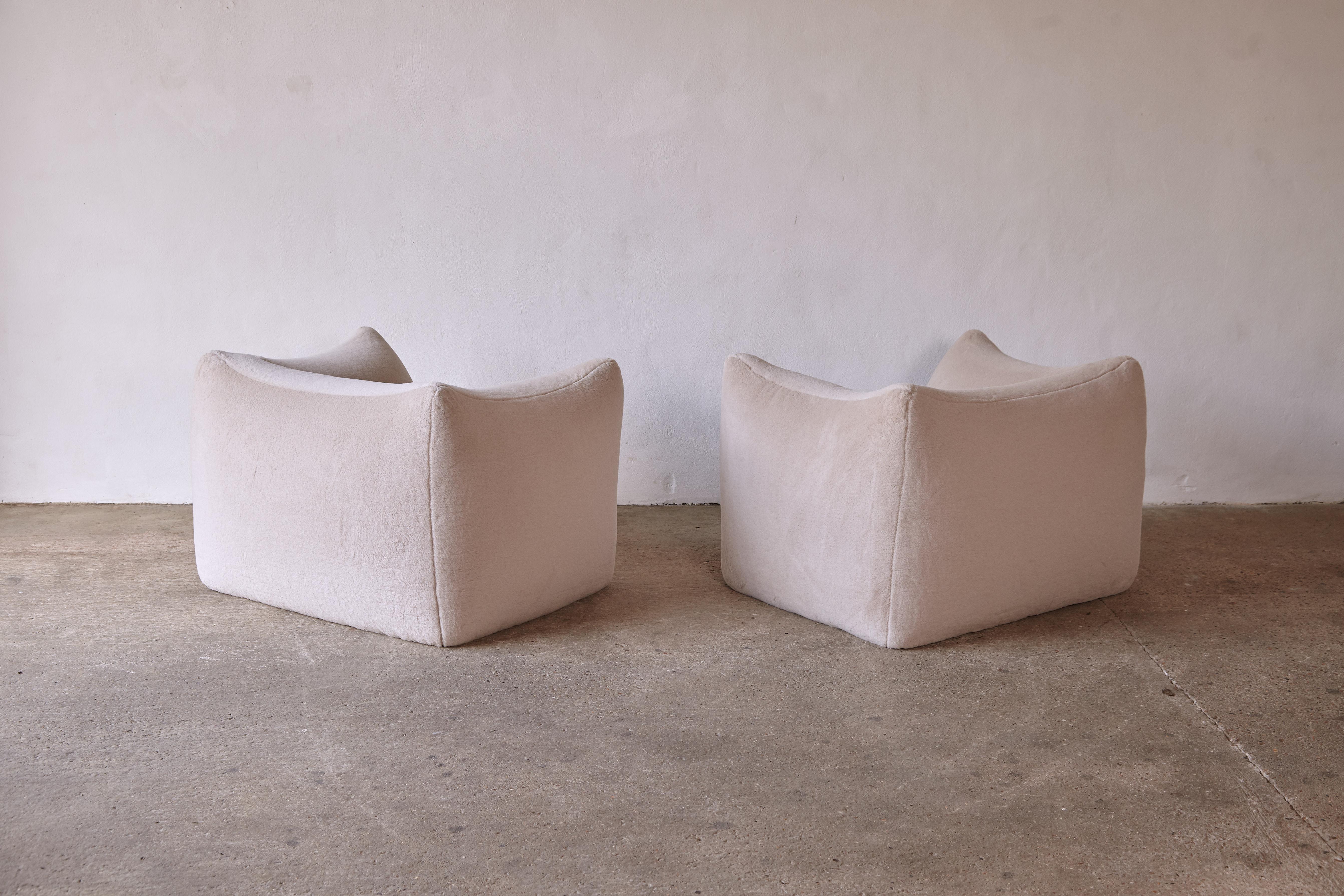 Mario Bellini Le Bambole Lounge Chairs, Upholstered in Alpaca, B&B Italia, 1970s 4