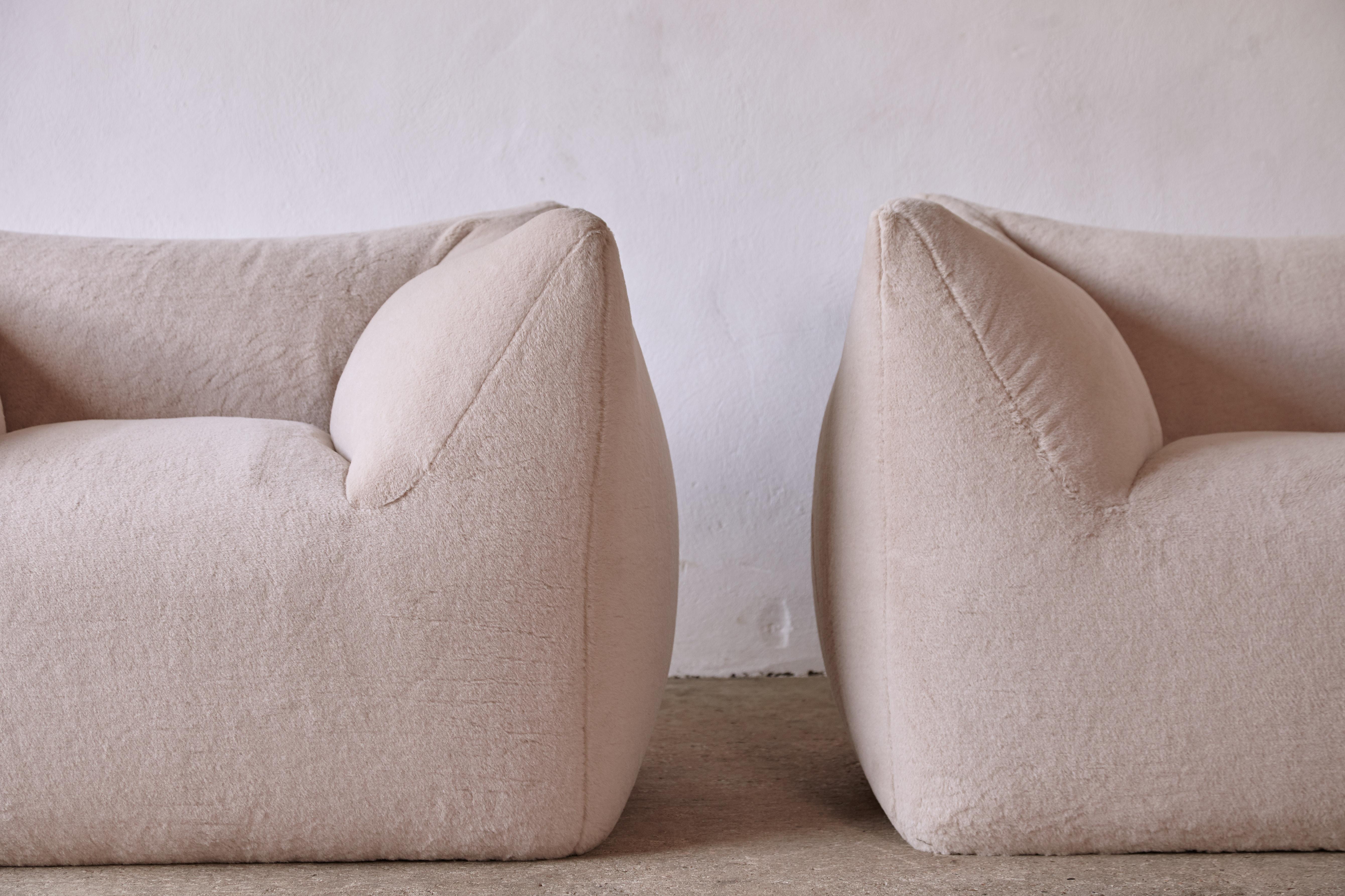 Mario Bellini Le Bambole Lounge Chairs, Upholstered in Alpaca, B&B Italia, 1970s In Good Condition In London, GB