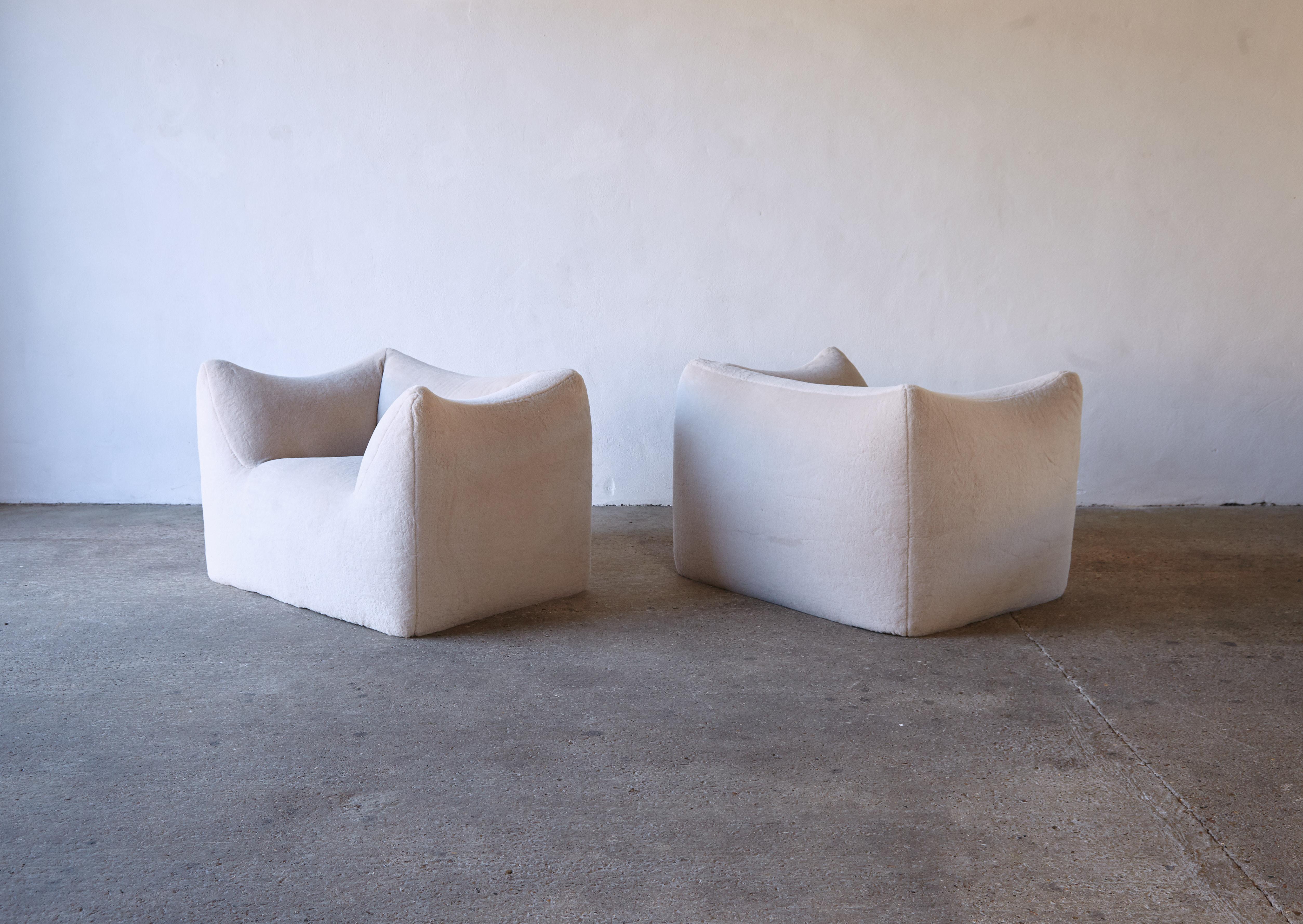 Mario Bellini Le Bambole Lounge Chairs, Upholstered in Alpaca, B&B Italia, 1970s 1