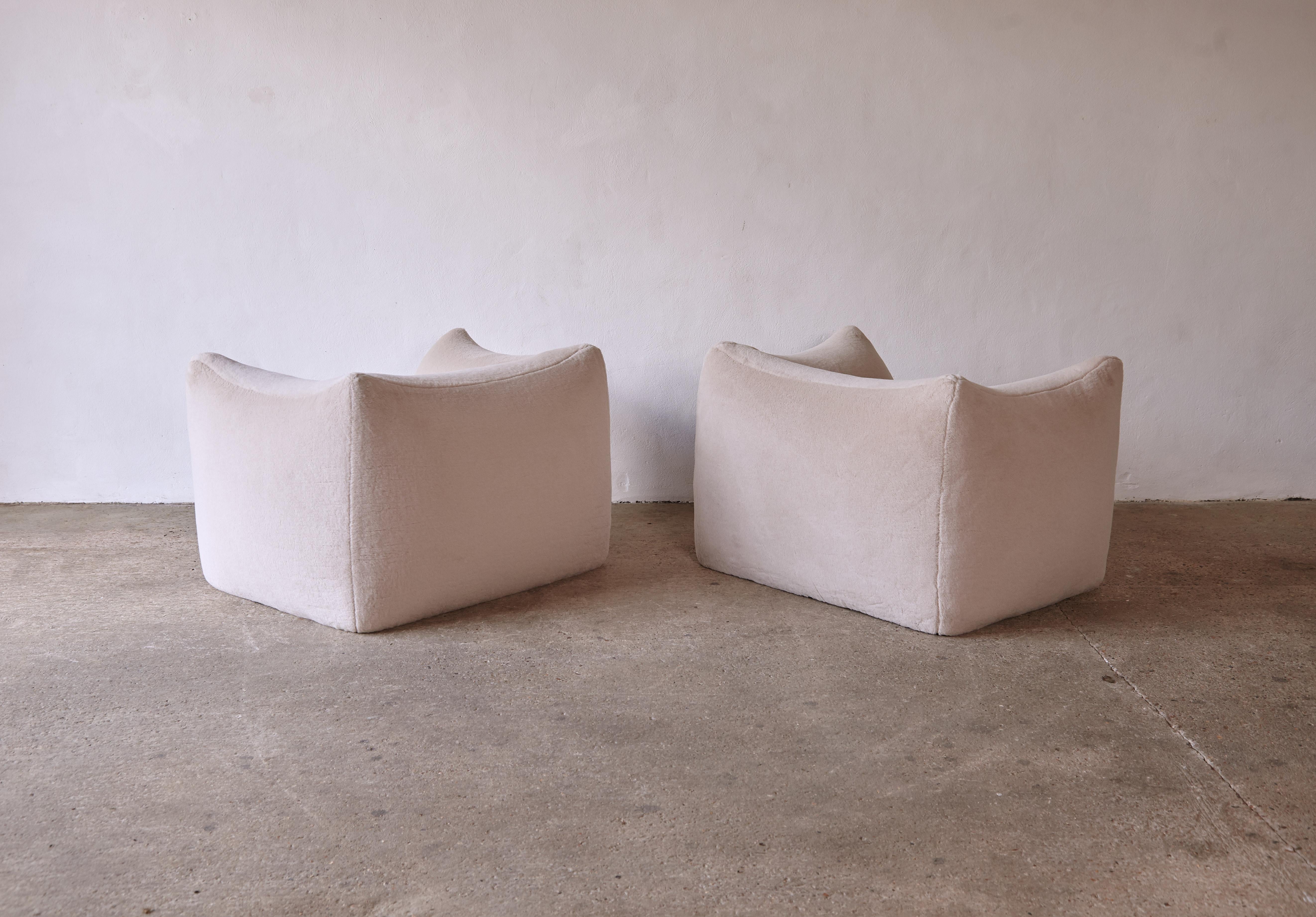 Mario Bellini Le Bambole Lounge Chairs, Upholstered in Alpaca, B&B Italia, 1970s 1