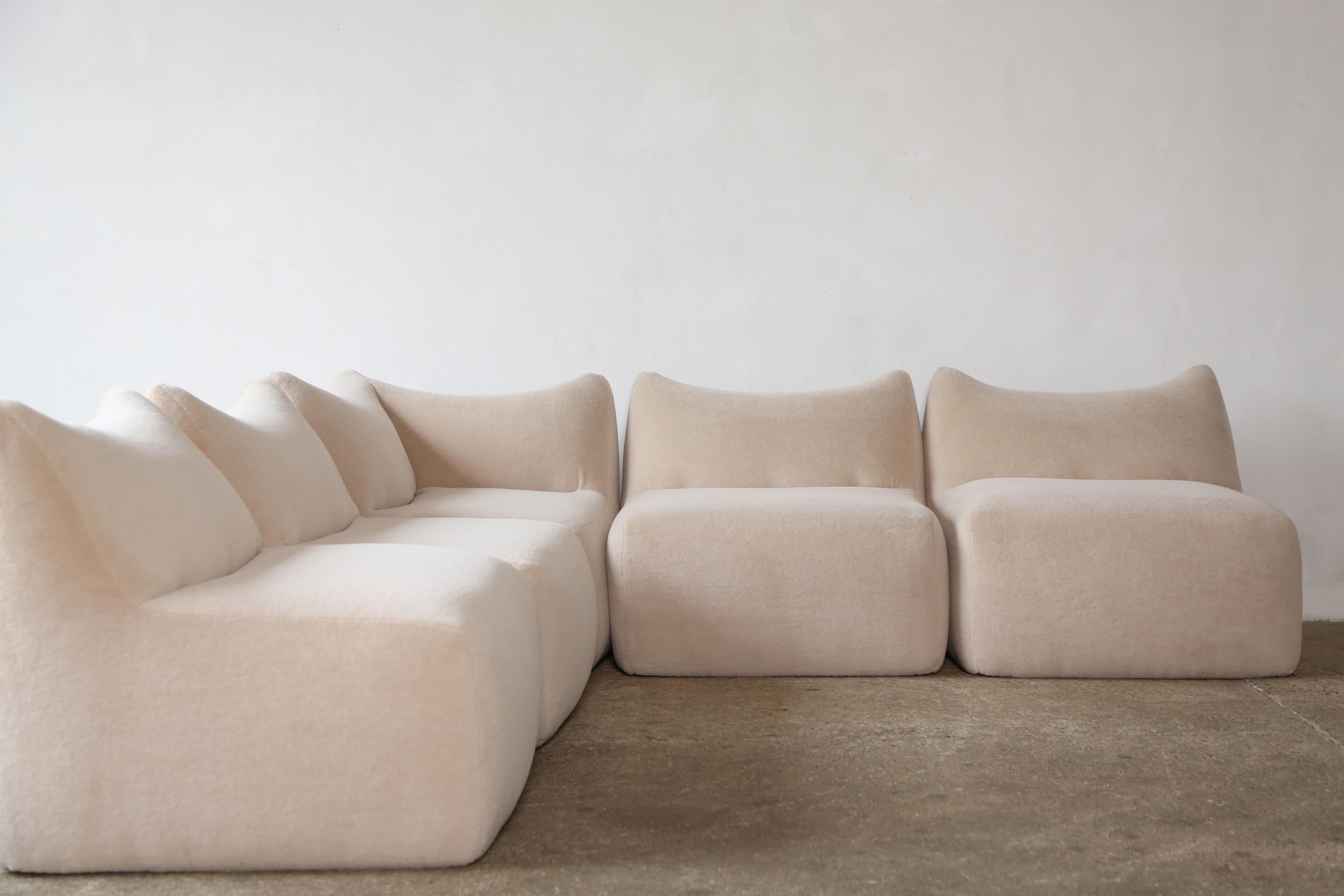 Italian Mario Bellini Le Bambole Modular Sofa, Upholstered in Alpaca, B&B Italia, 1970s For Sale