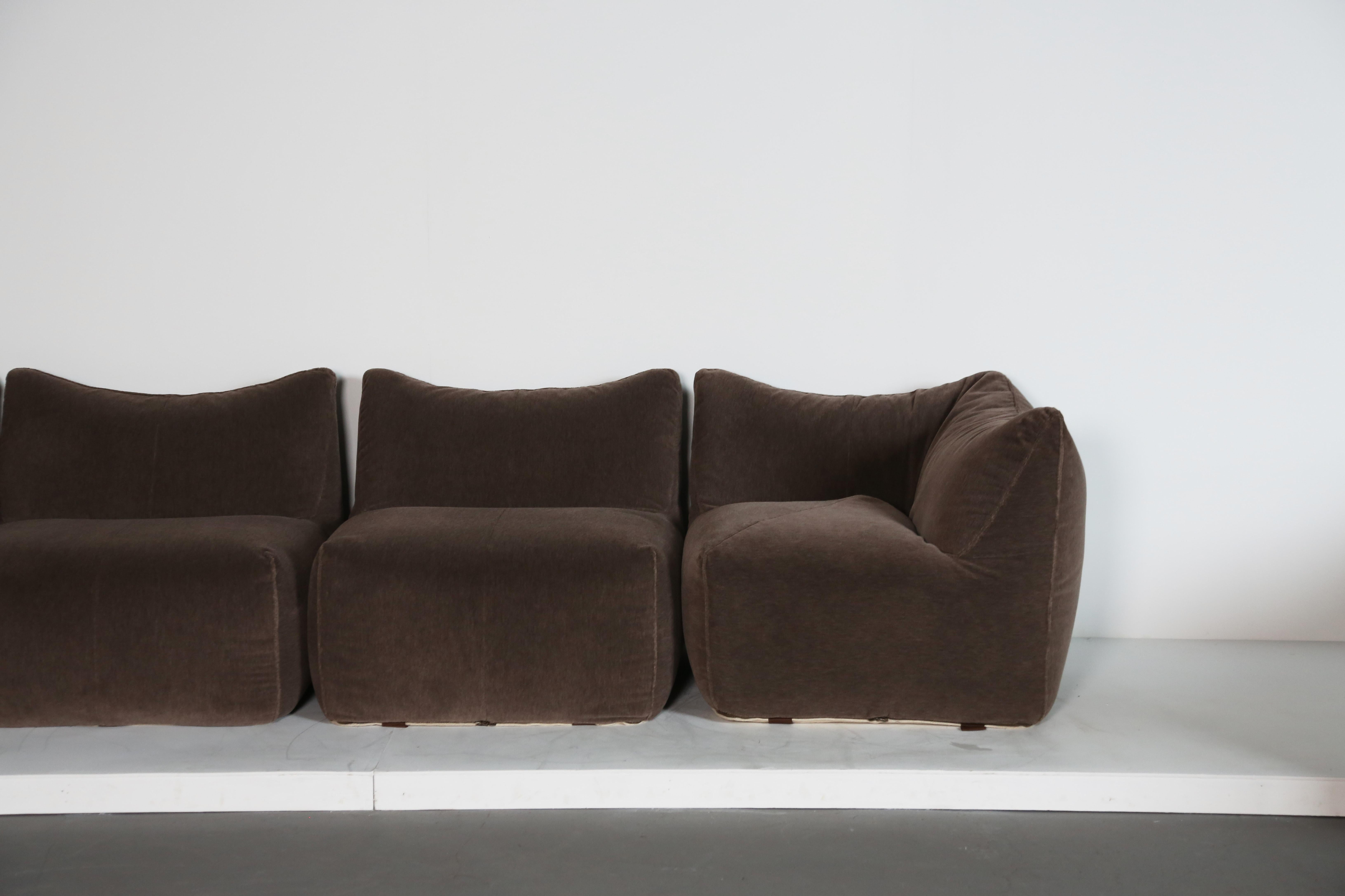 Mid-Century Modern Mario Bellini Le Bambole Modular Sofa, Upholstered in Velvet, B&B Italia, 1970s