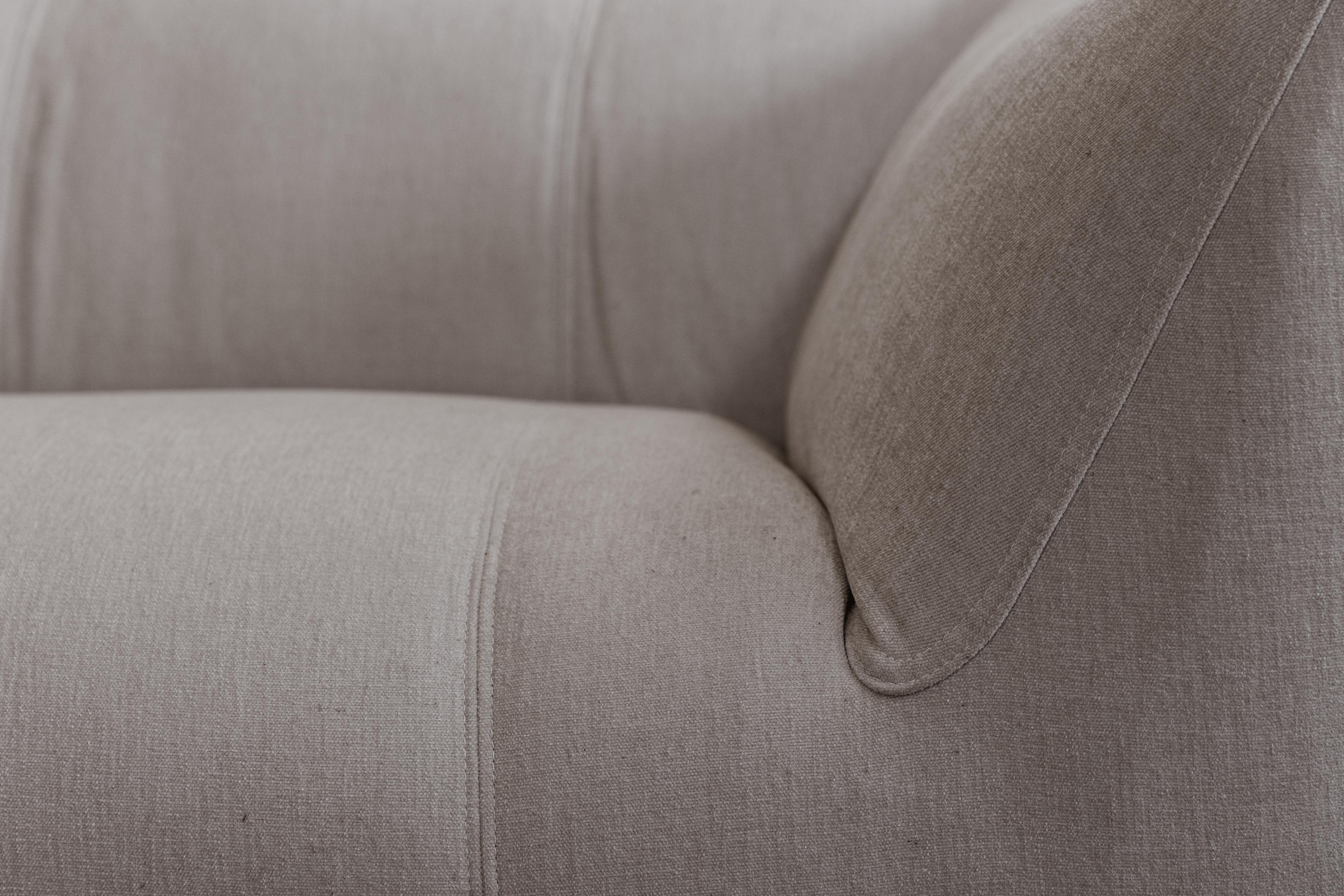 Mario Bellini „Le Bambole“ Sofa für Cassina, elfenbeinfarben Chenille, 1972 (Moderne der Mitte des Jahrhunderts) im Angebot