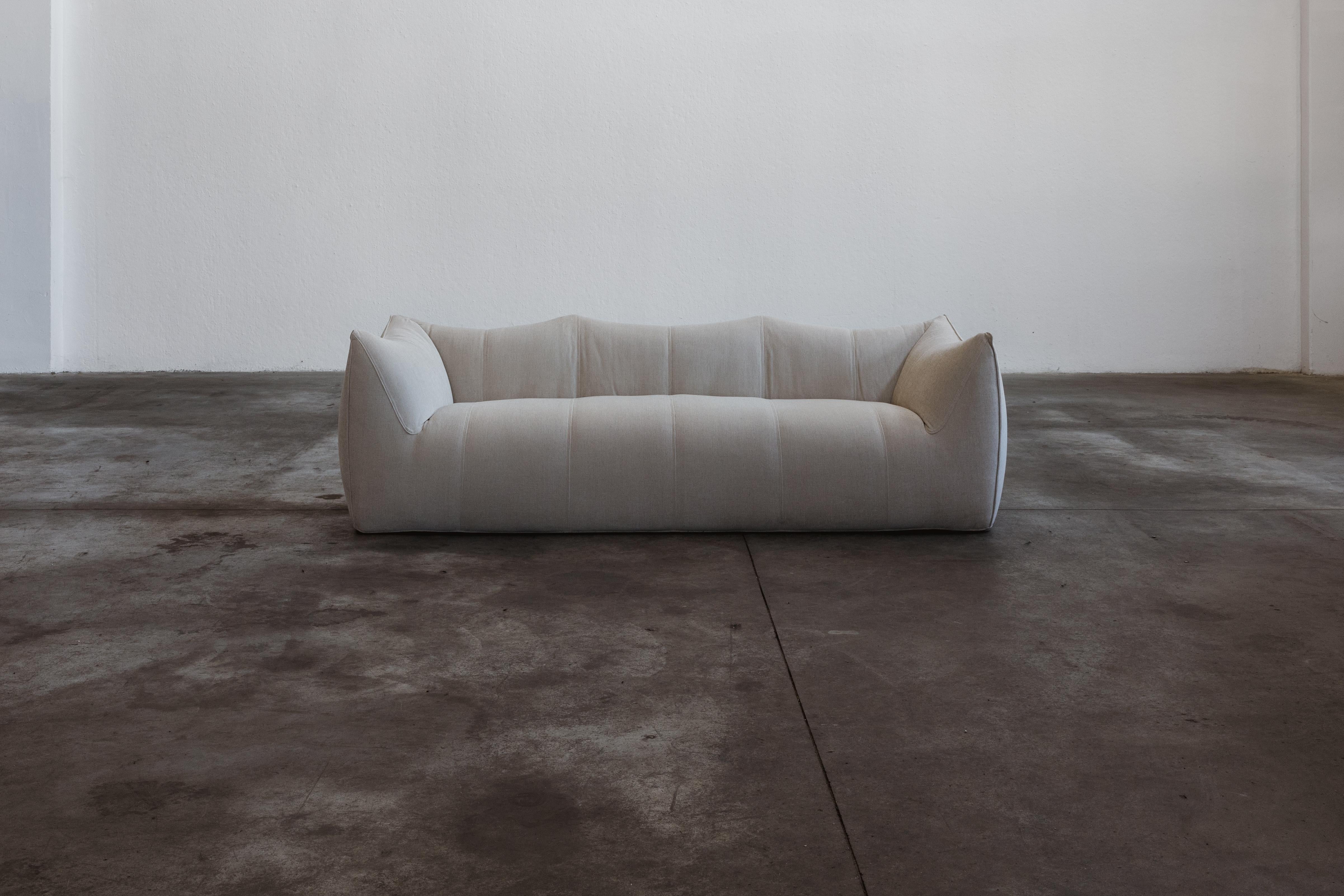 Mario Bellini „Le Bambole“ Sofa für Cassina, elfenbeinfarben Chenille, 1972 (Italienisch) im Angebot
