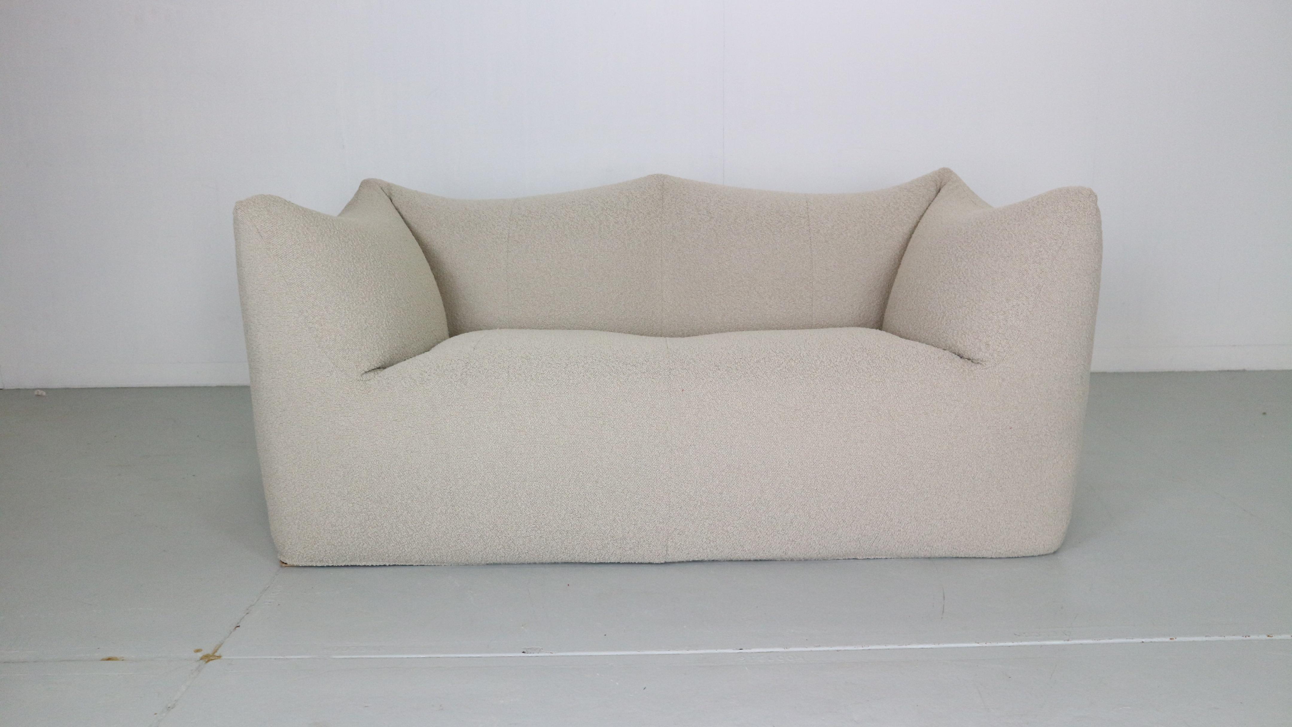 Two seater an original sofa designed by Mario Bellini and produced by B&B Italia, Italy in the 1970s.

Model called 