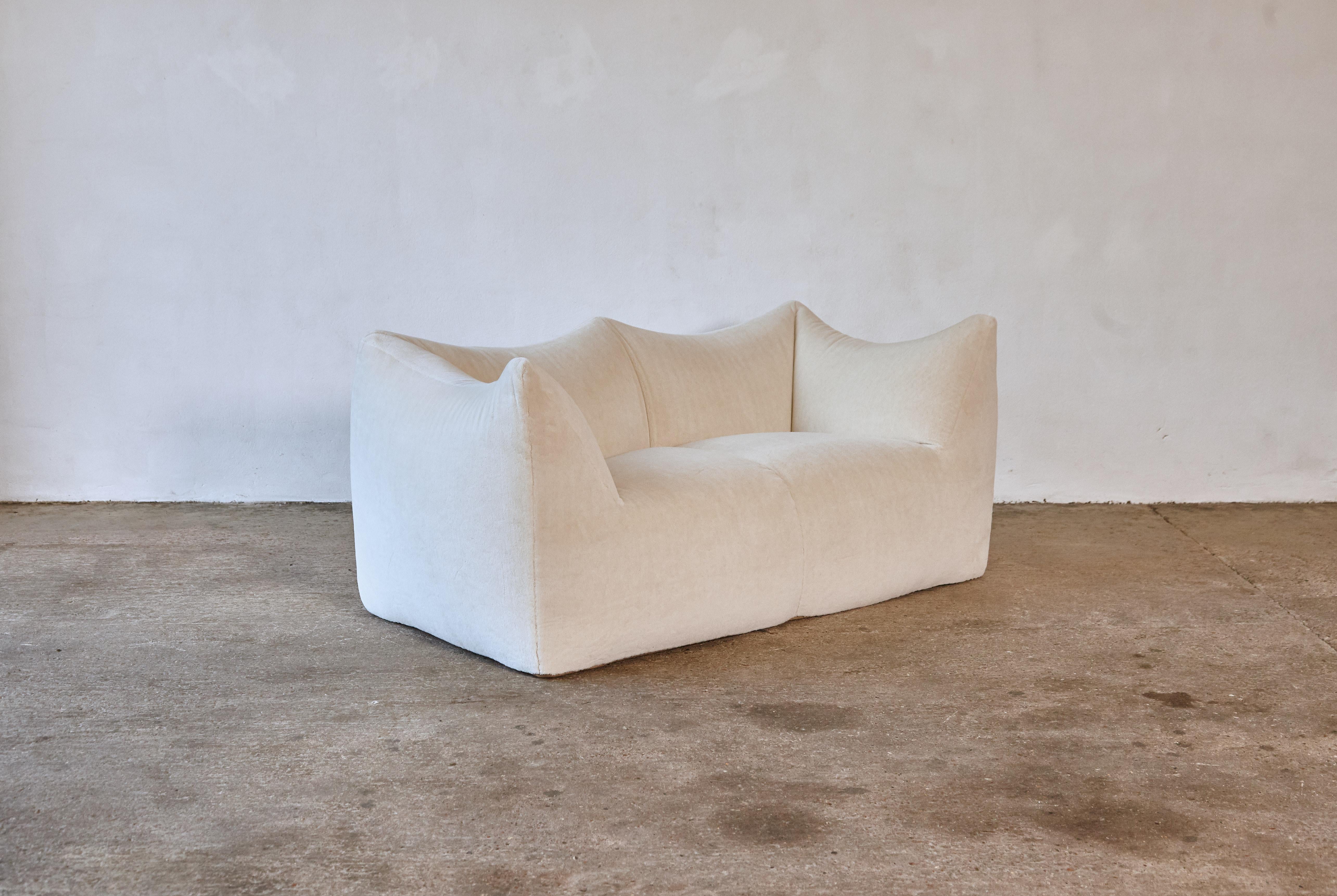 Mario Bellini Le Bambole Sofa, Upholstered in Alpaca, B&B Italia, 1970s For Sale 2