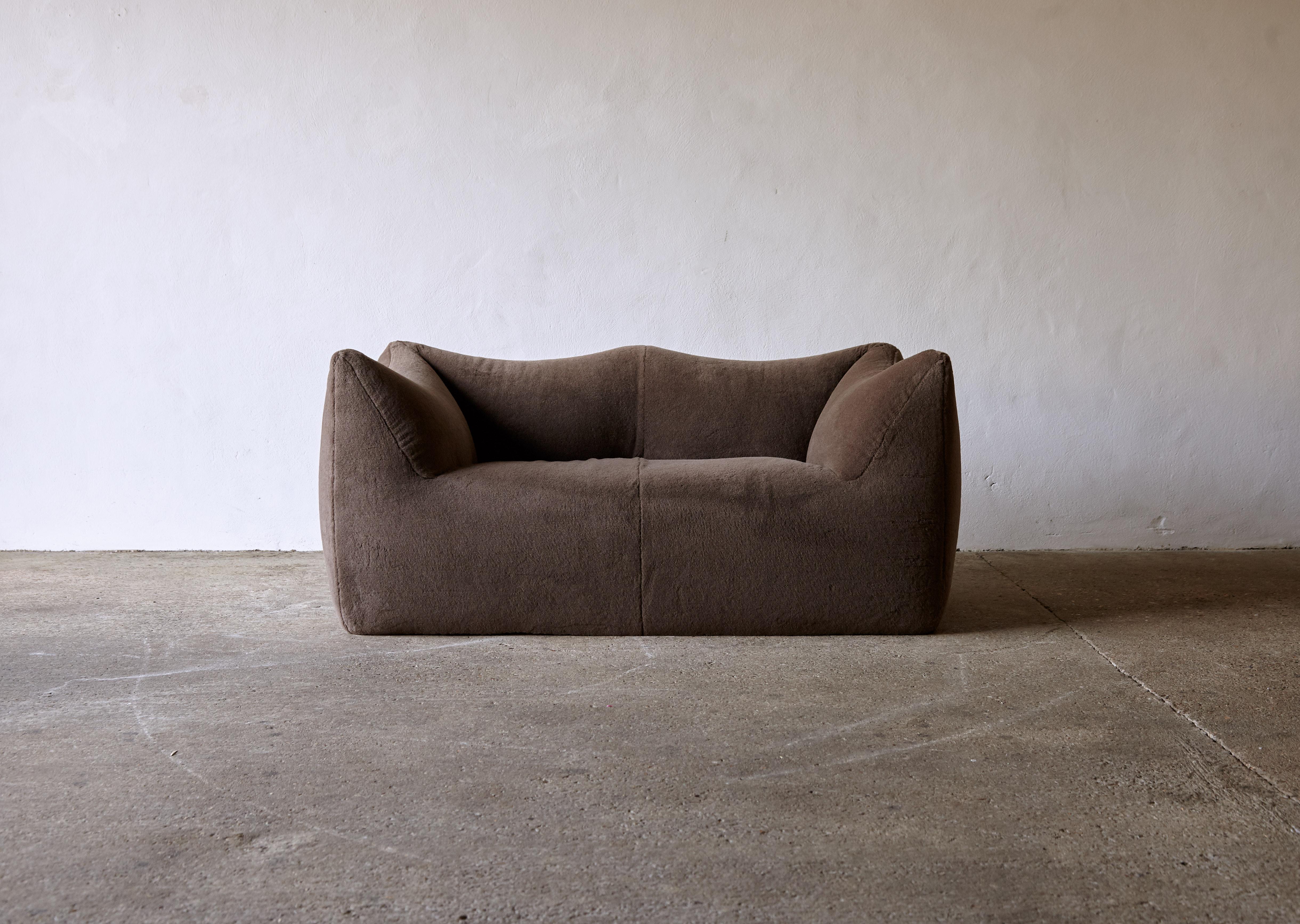 Mid-Century Modern Mario Bellini Le Bambole Sofa, Upholstered in Alpaca, B&B Italia, 1970s