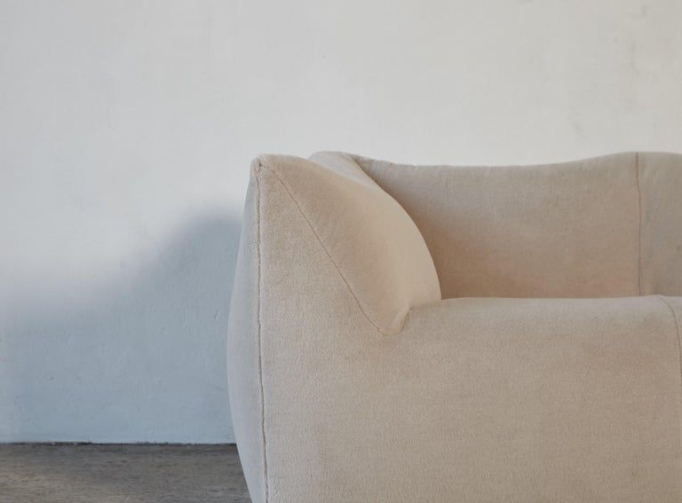 Mid-Century Modern Mario Bellini Le Bambole Sofa, Upholstered in Alpaca, B&B Italia, 1970s For Sale