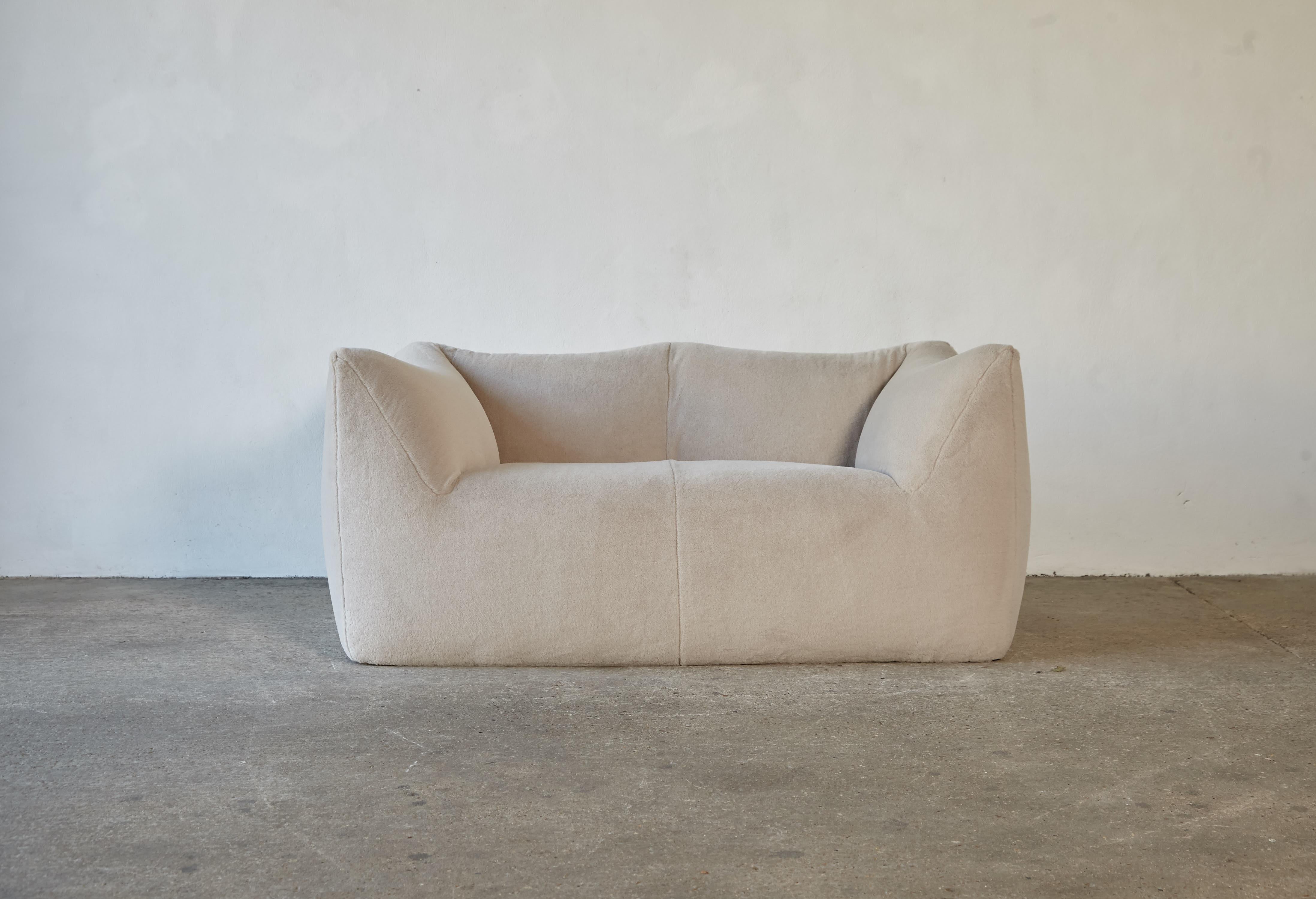 Mid-Century Modern Mario Bellini Le Bambole Sofa, Upholstered in Alpaca, B&B Italia, 1970s