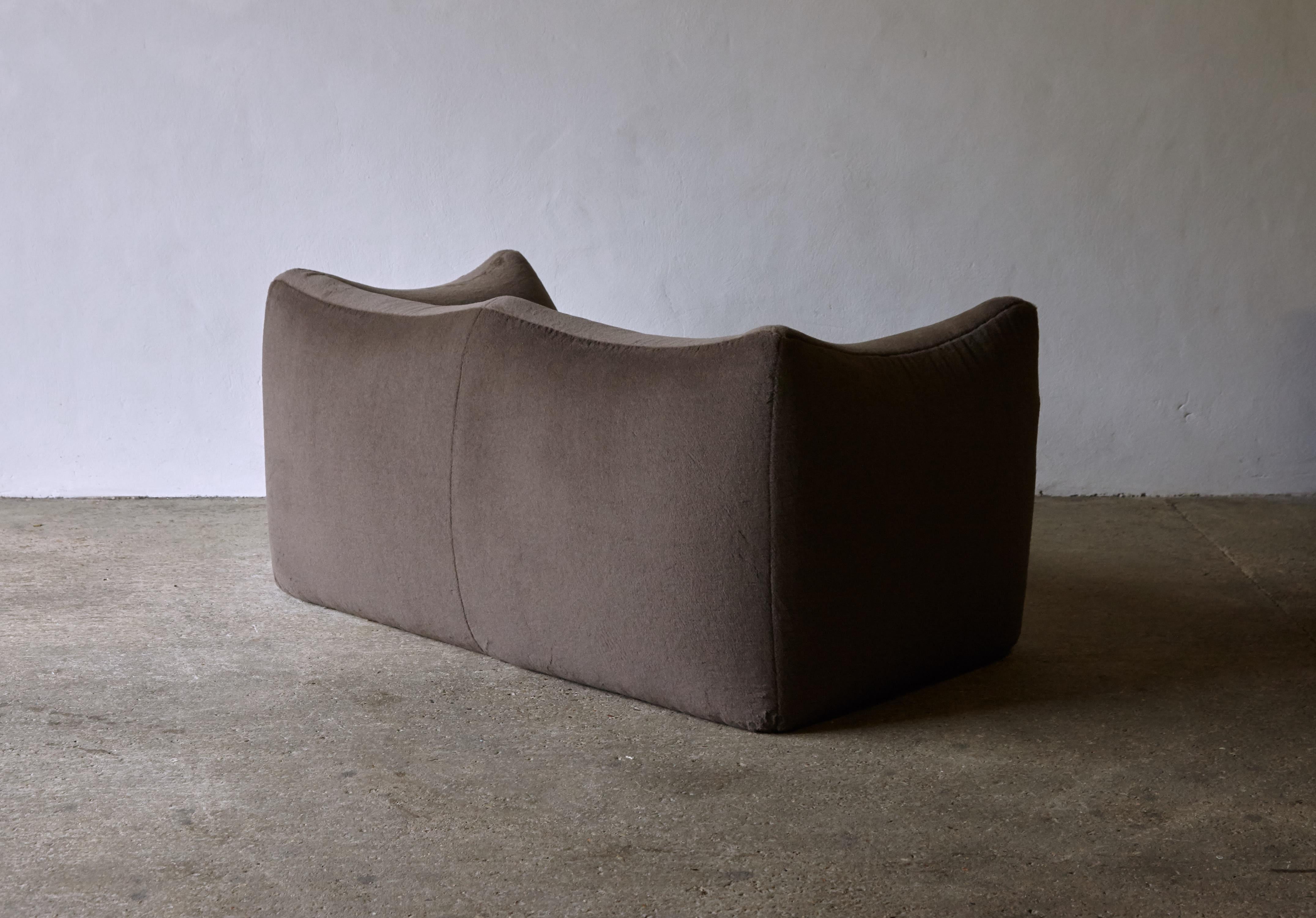 20th Century Mario Bellini Le Bambole Sofa, Upholstered in Alpaca, B&B Italia, 1970s