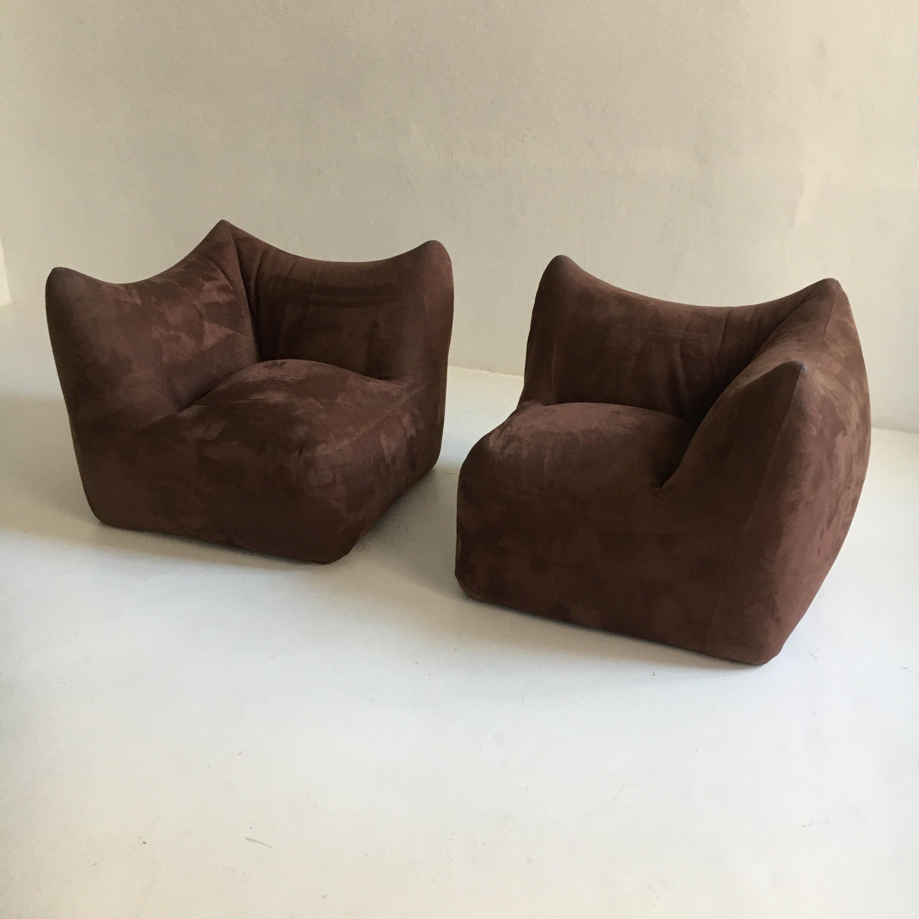 Mario Bellini 'Le Bambole' two modular elements, pair of lounge chairs, Italy 1976. Signed B&B Italia.