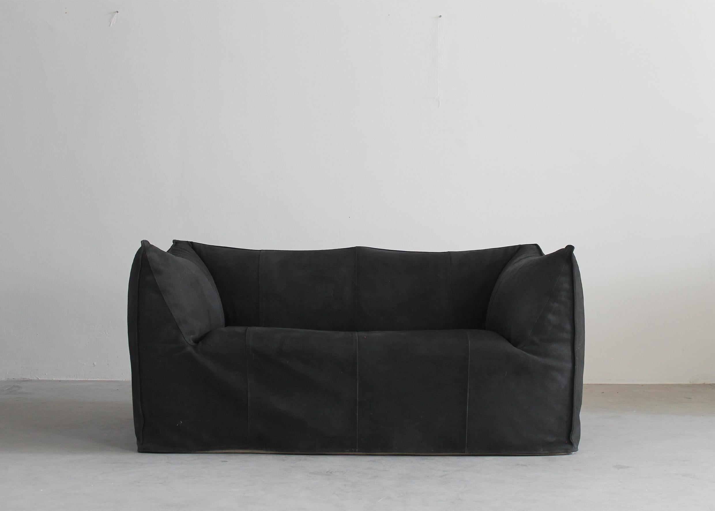 Post-Modern Mario Bellini Le Bambole Two-Seater Sofa in Black Suede by B&B 1972 Italy