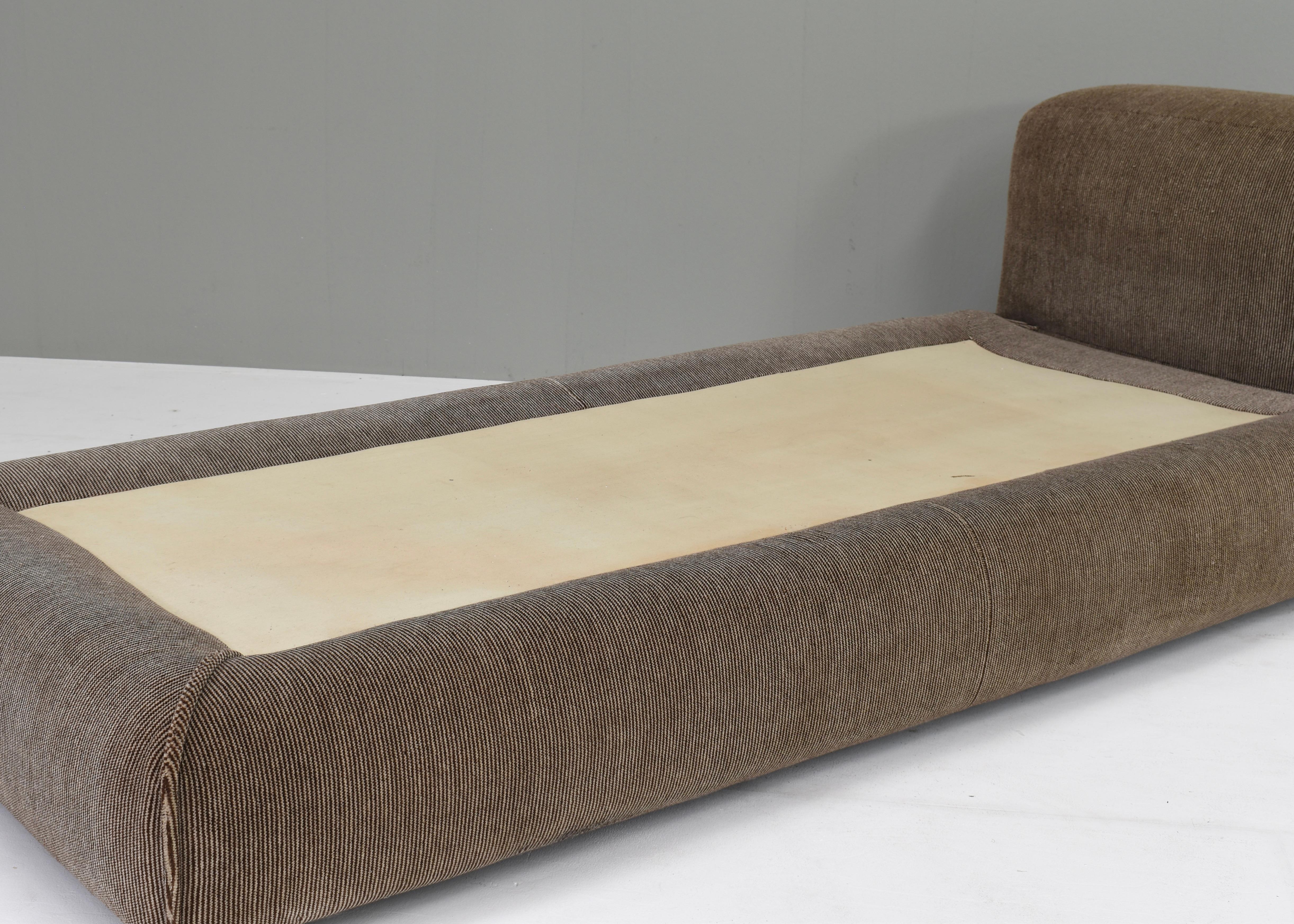 Mario Bellini Le Mura Daybed aus Original-Mohair-Samt, Italien, 1972 (Mohairwolle) im Angebot