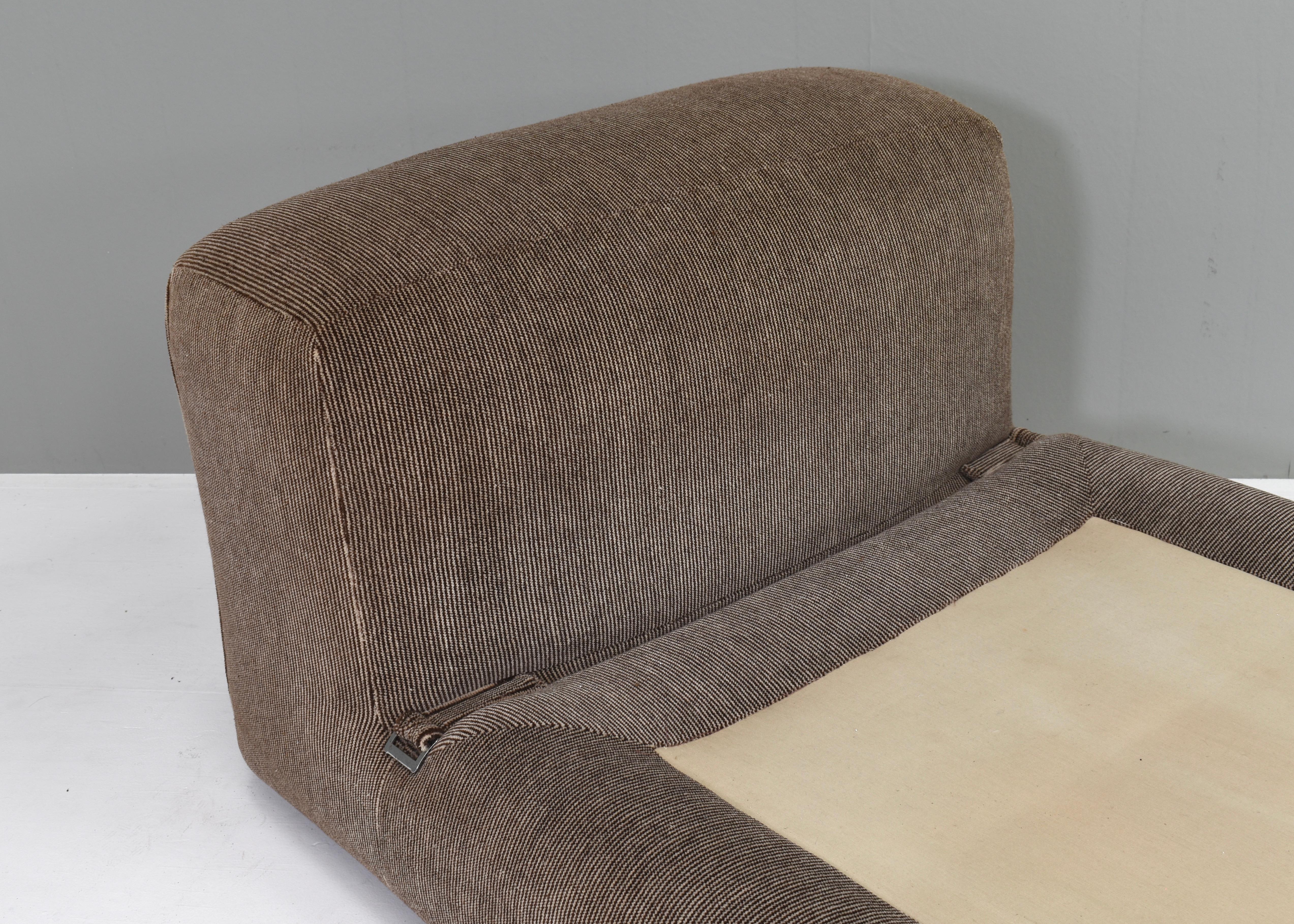 Mario Bellini Le Mura Daybed in Original Mohair Velvet, Italy, 1972 For Sale 2