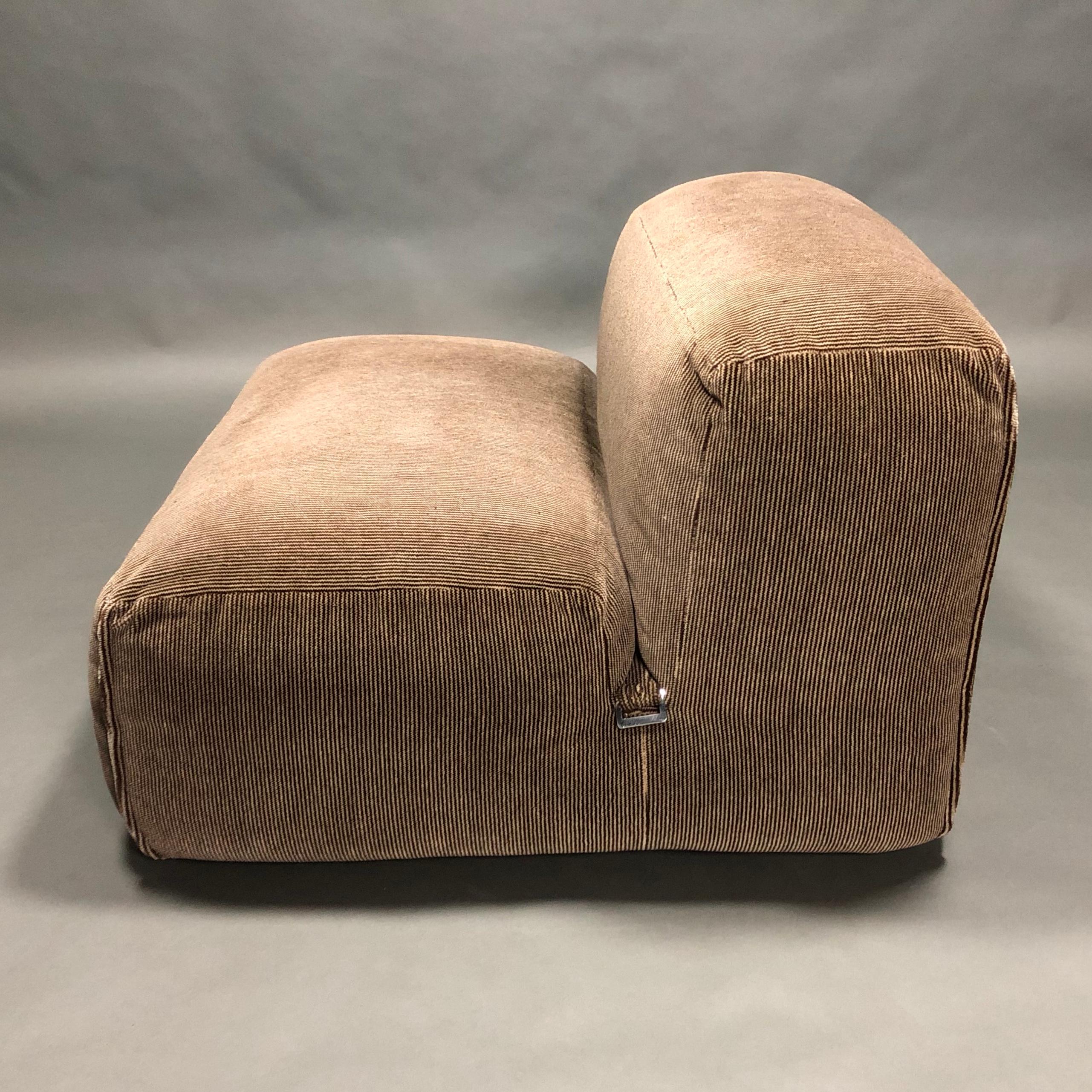 Late 20th Century Mario Bellini 'Le Mura' Lounge Chair in Mohair Velvet by Cassina, Italy, 1972