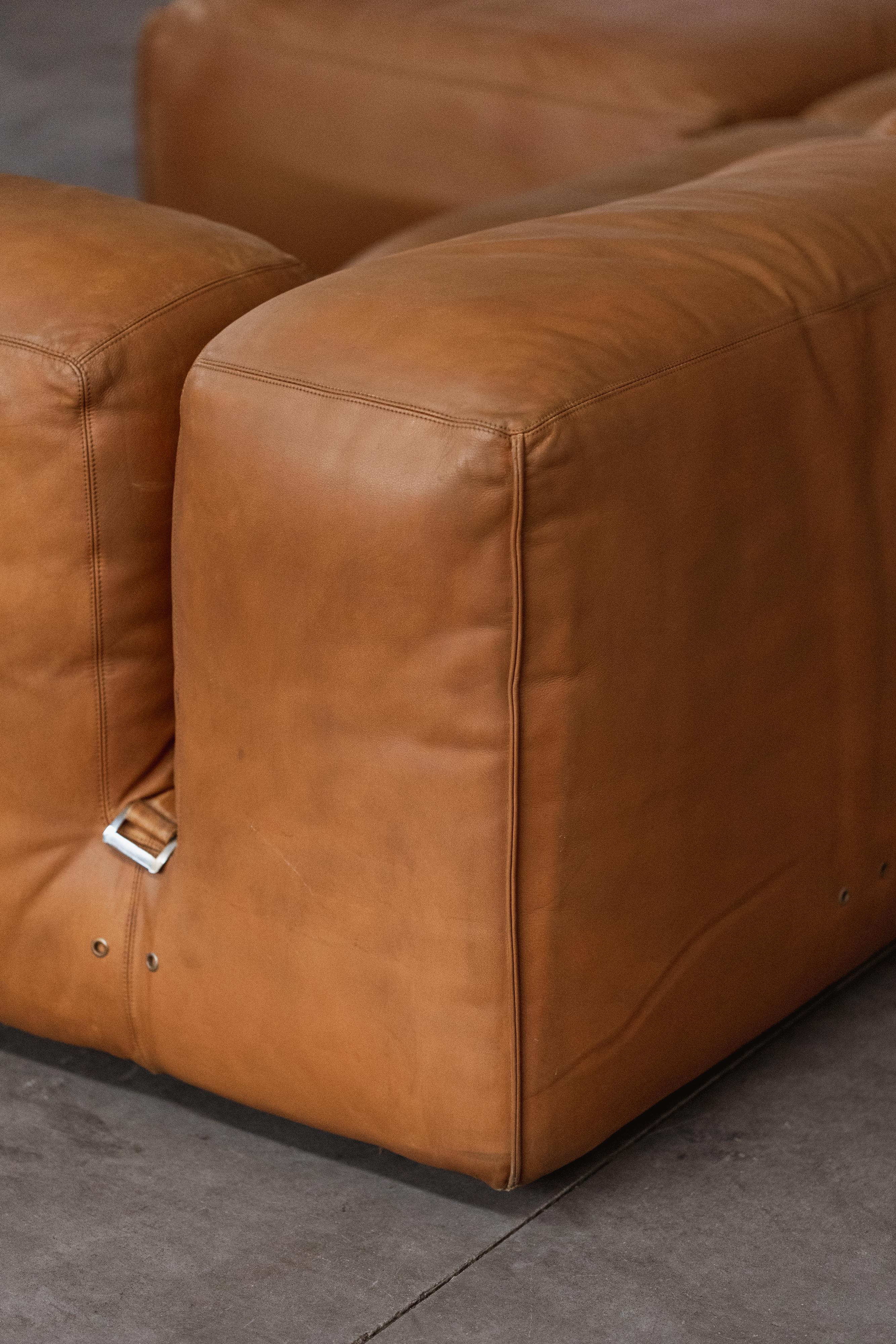 Mario Bellini “Le Mura” Modular Sofa for Cassina, Cognac Leather, 1972, Set of 5 For Sale 5
