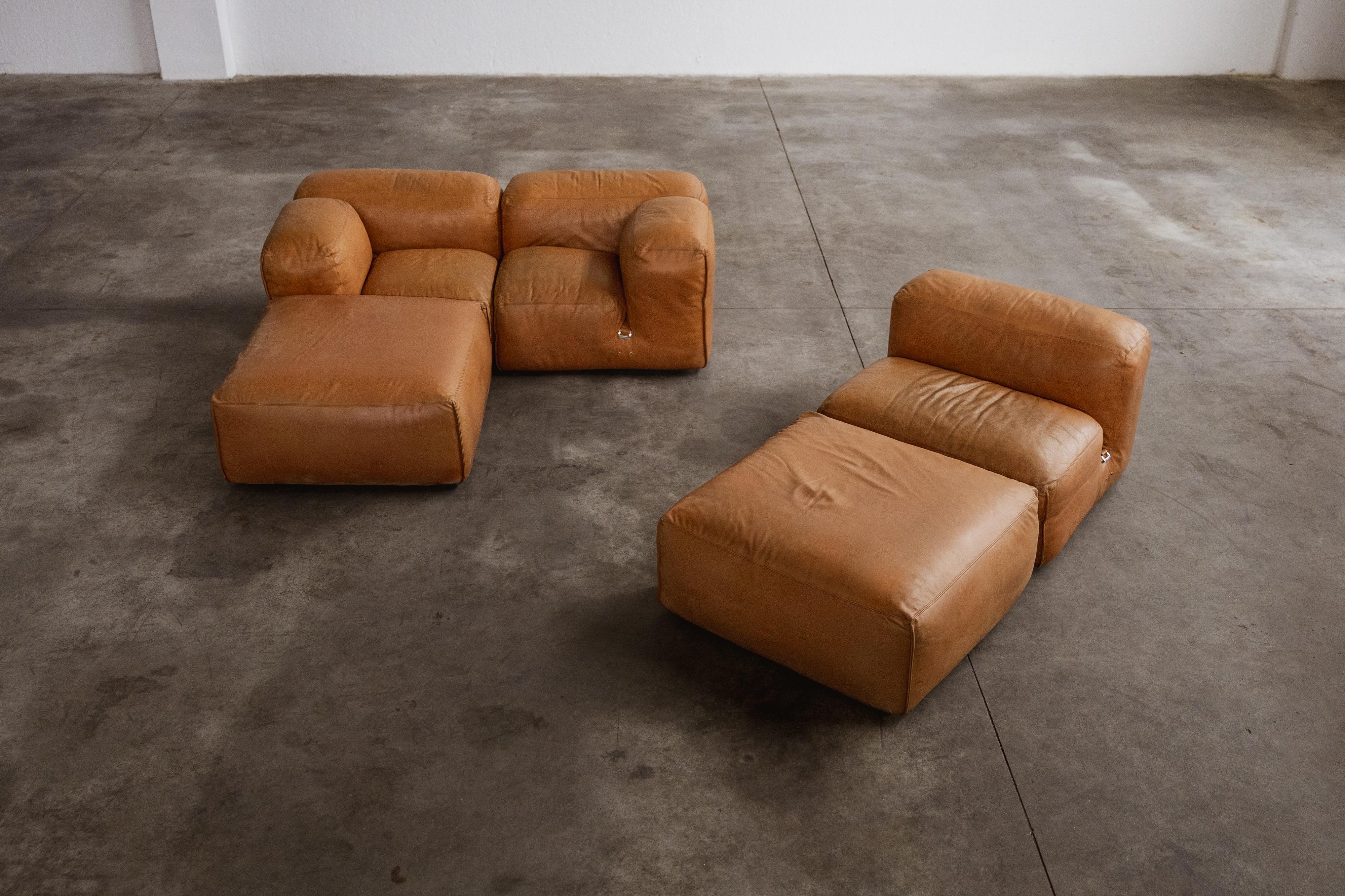 Late 20th Century Mario Bellini “Le Mura” Modular Sofa for Cassina, Cognac Leather, 1972, Set of 5 For Sale
