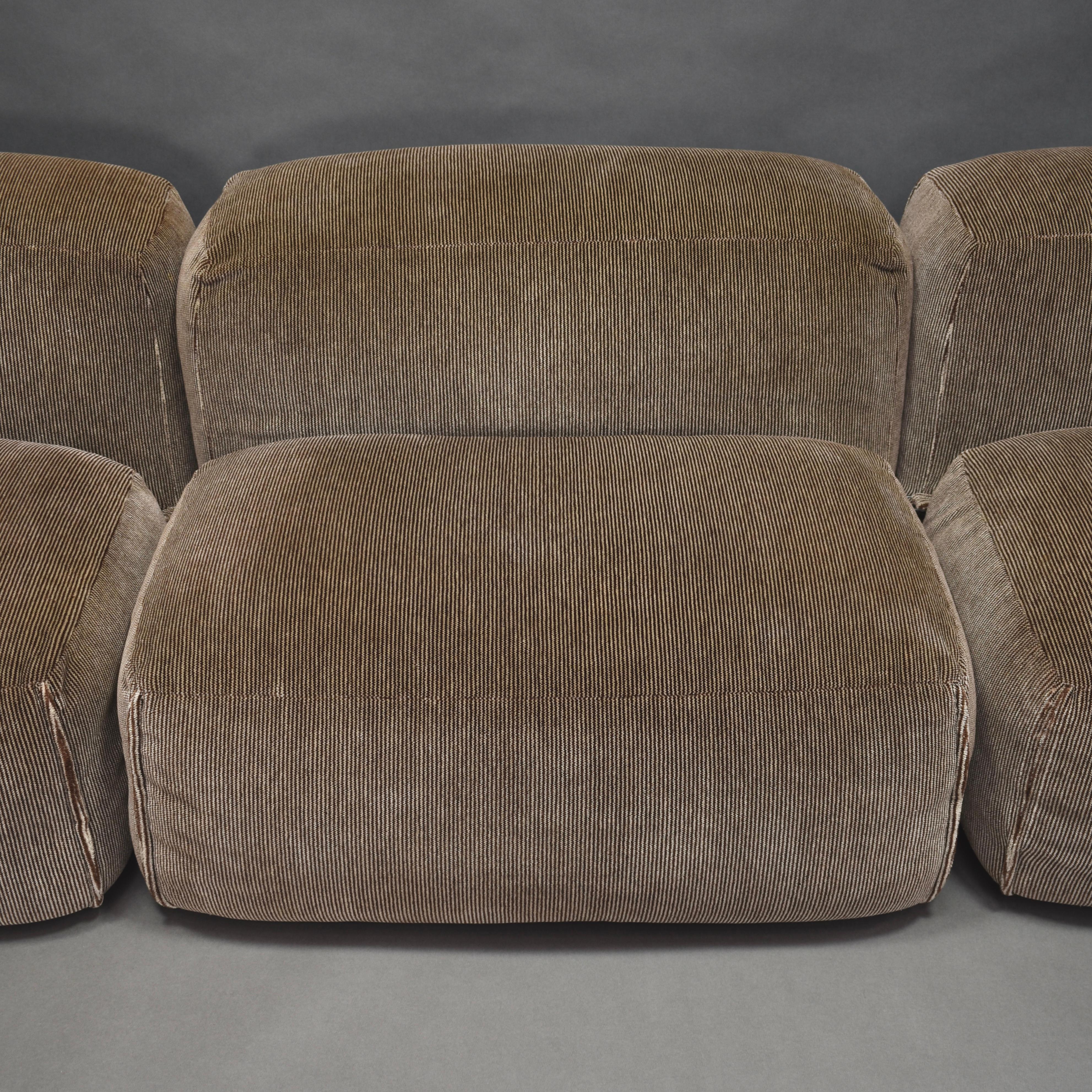 Mario Bellini Le Mura Sofa in Mohair Velvet by Cassina, Italy, 1972 6