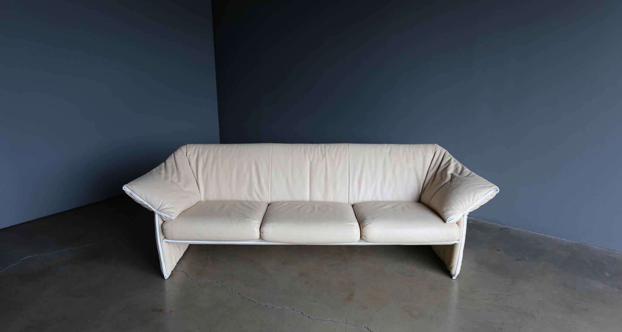 Modern Mario Bellini 'Le Stelle' Leather Sofa for B&B Italia, Circa 1980