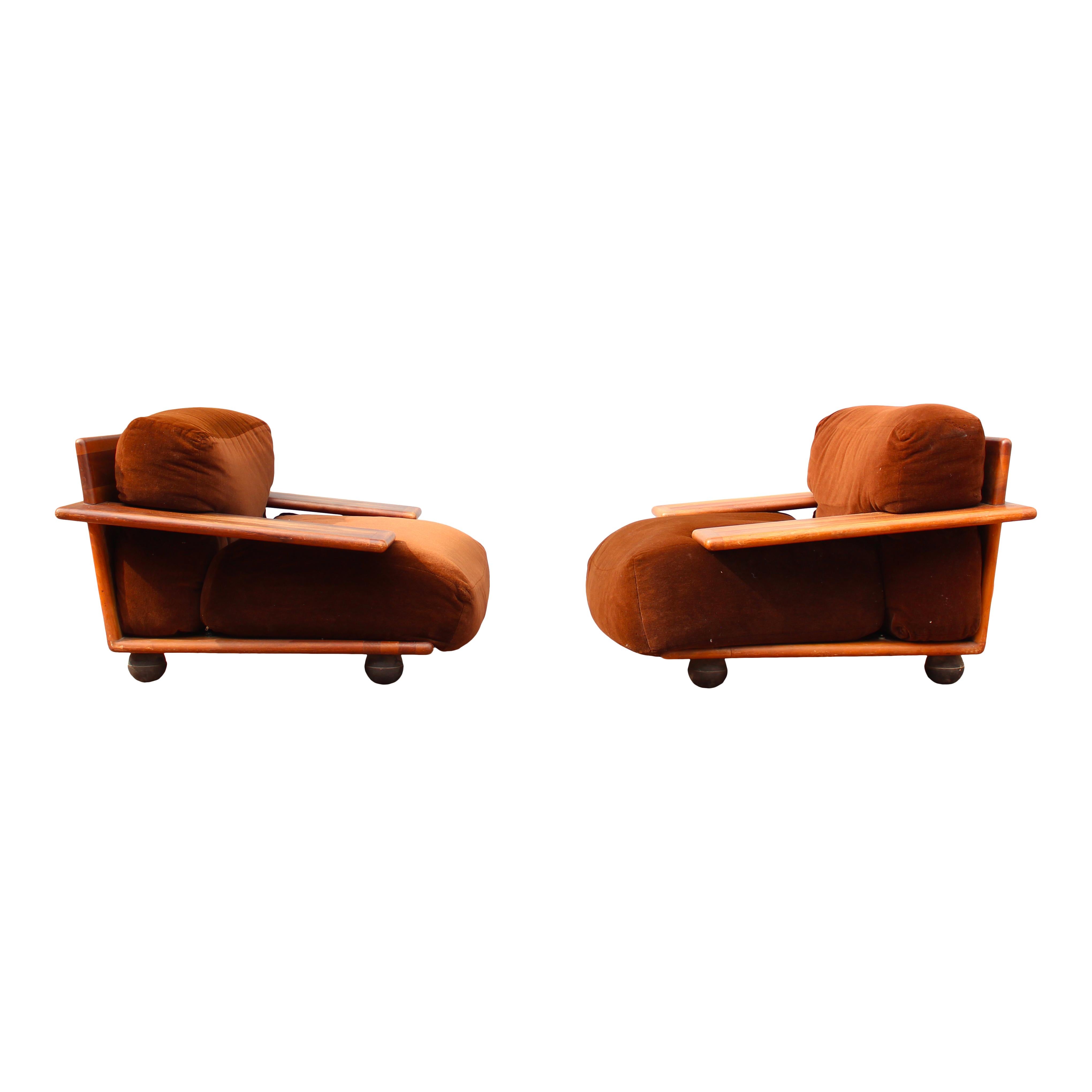 Mario Bellini Midcentury Modern Brown Velvet Pianura Armchair for Cassina, 1970 For Sale 3