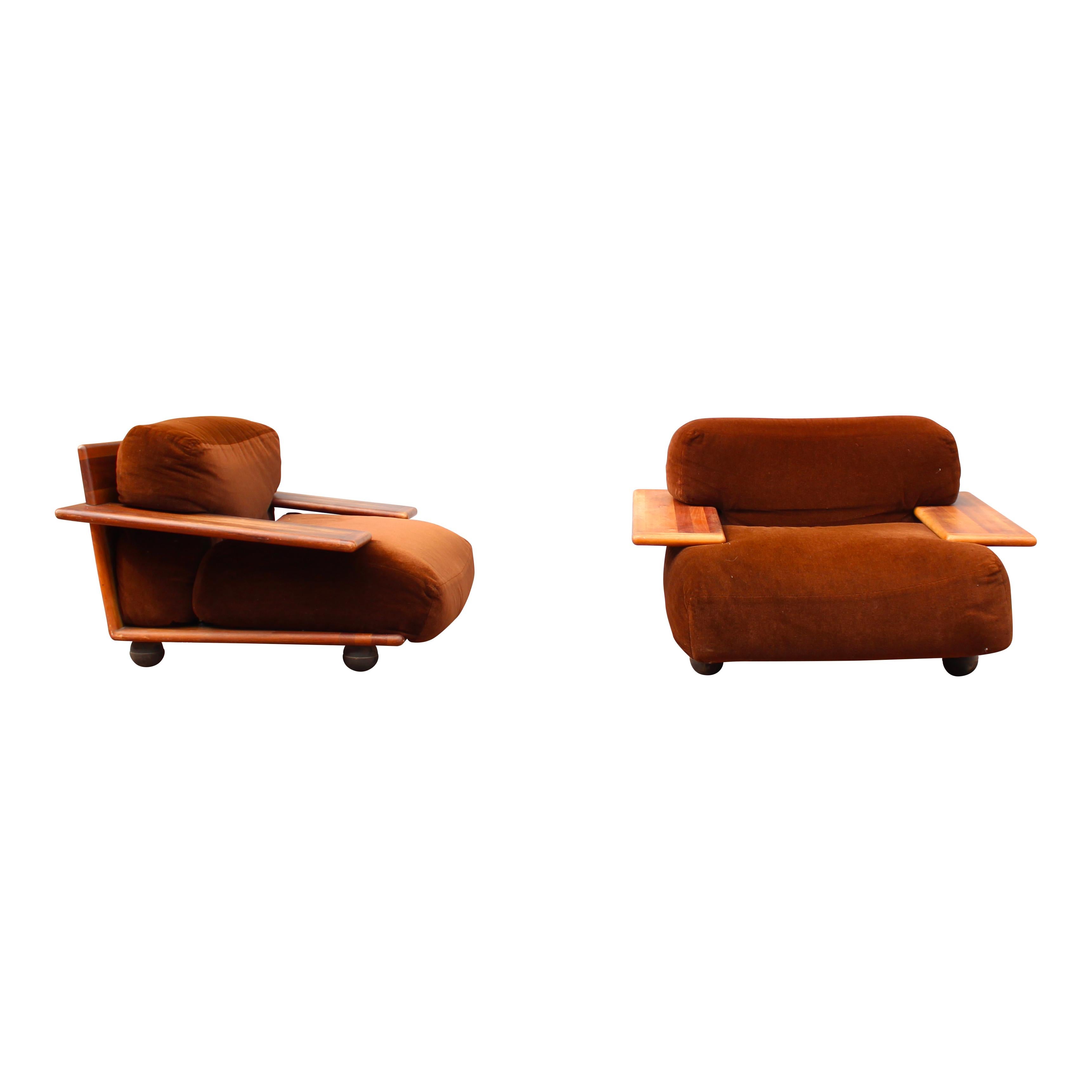 Mario Bellini Midcentury Modern Brown Velvet Pianura Armchair for Cassina, 1970 For Sale 1