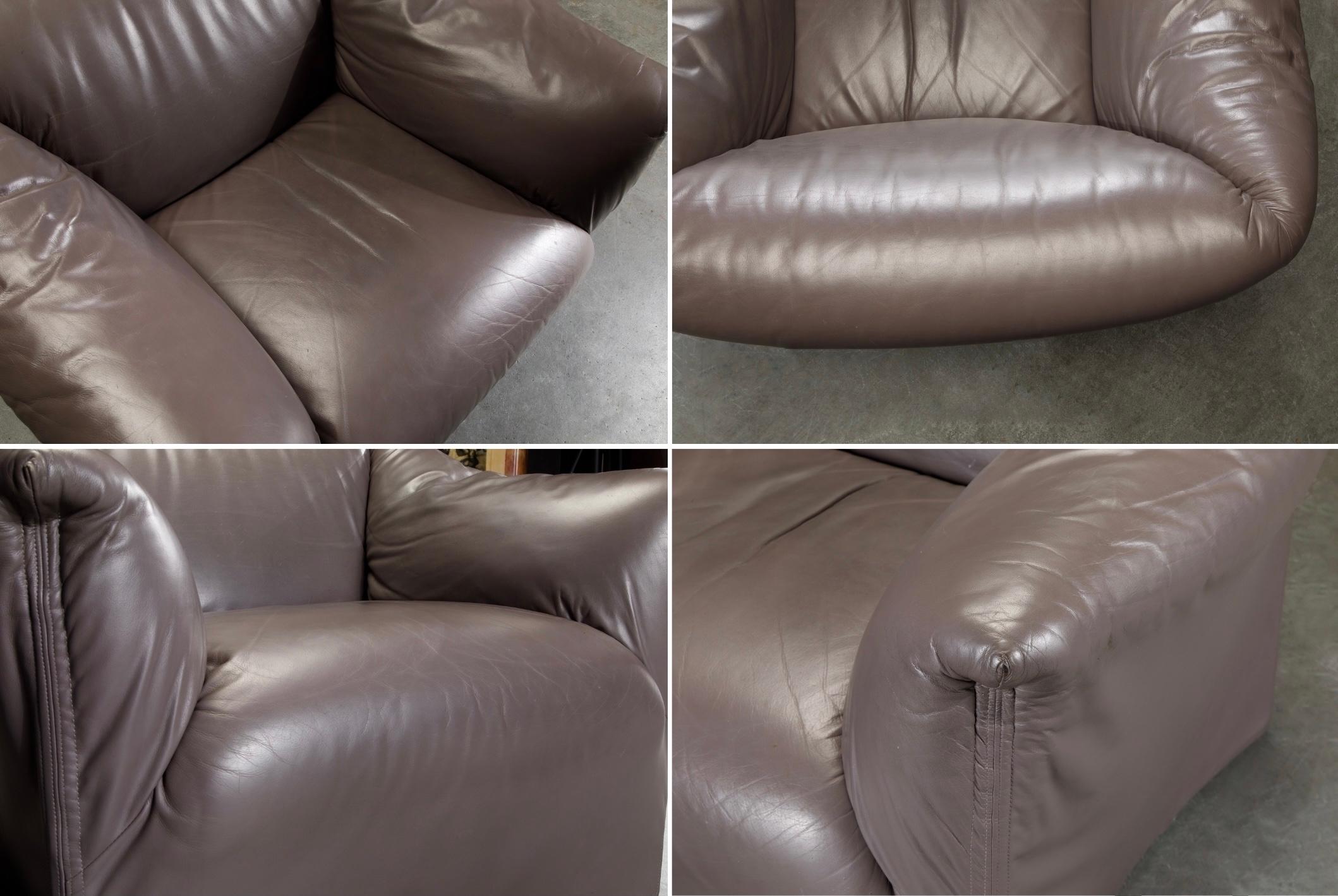 Mario Bellini Model 685 'Tentazione' Club Lounge Chairs in Leather, Signed 10