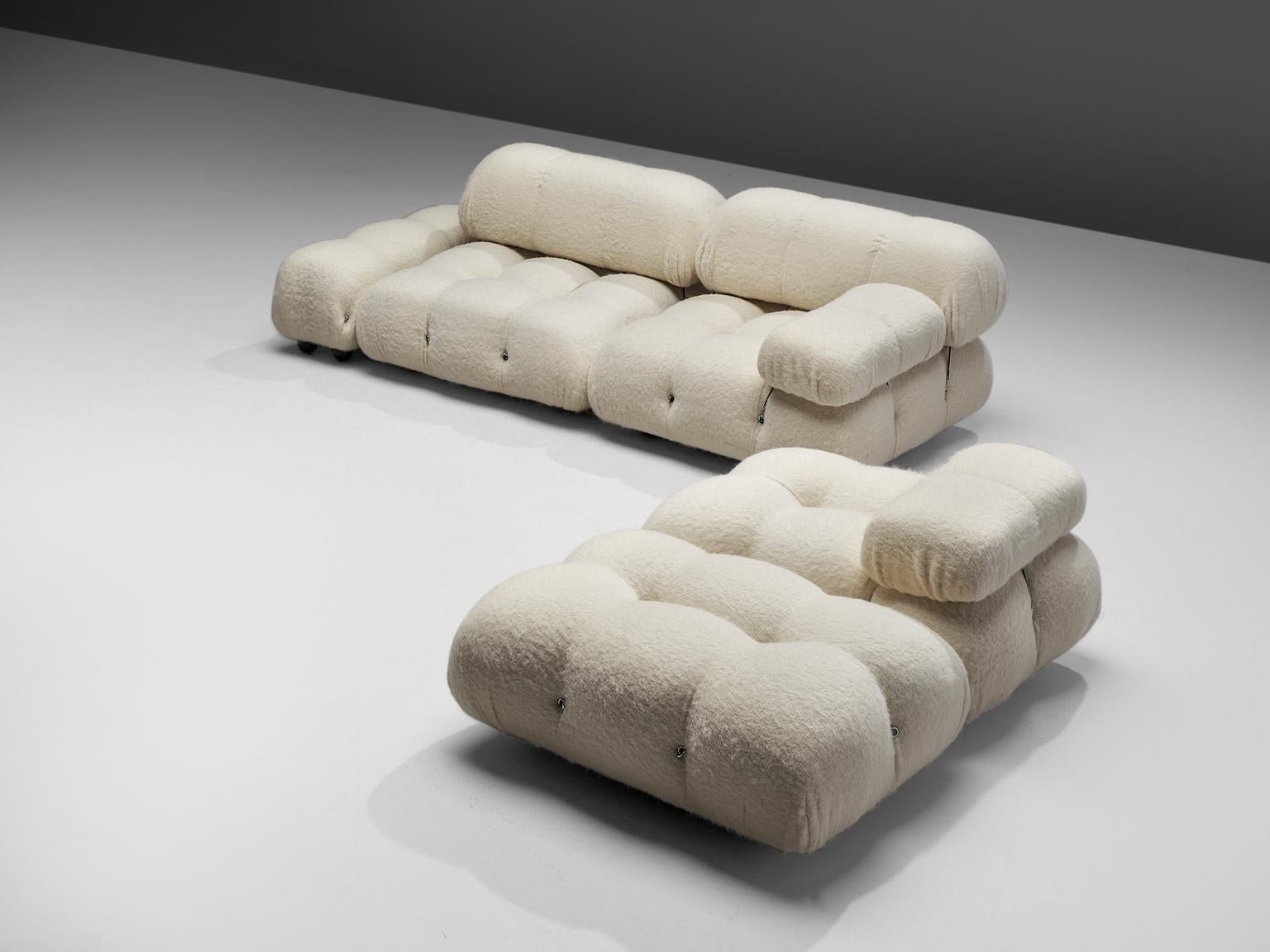 Mario Bellini, large modular 'Cameleonda' sofa, off white woolen upholstery by Pierre Frey, Italy, 1971, reupholstered by our in-house upholstery atelier. 

The sectional elements this sofa was made with can be used freely and apart from one