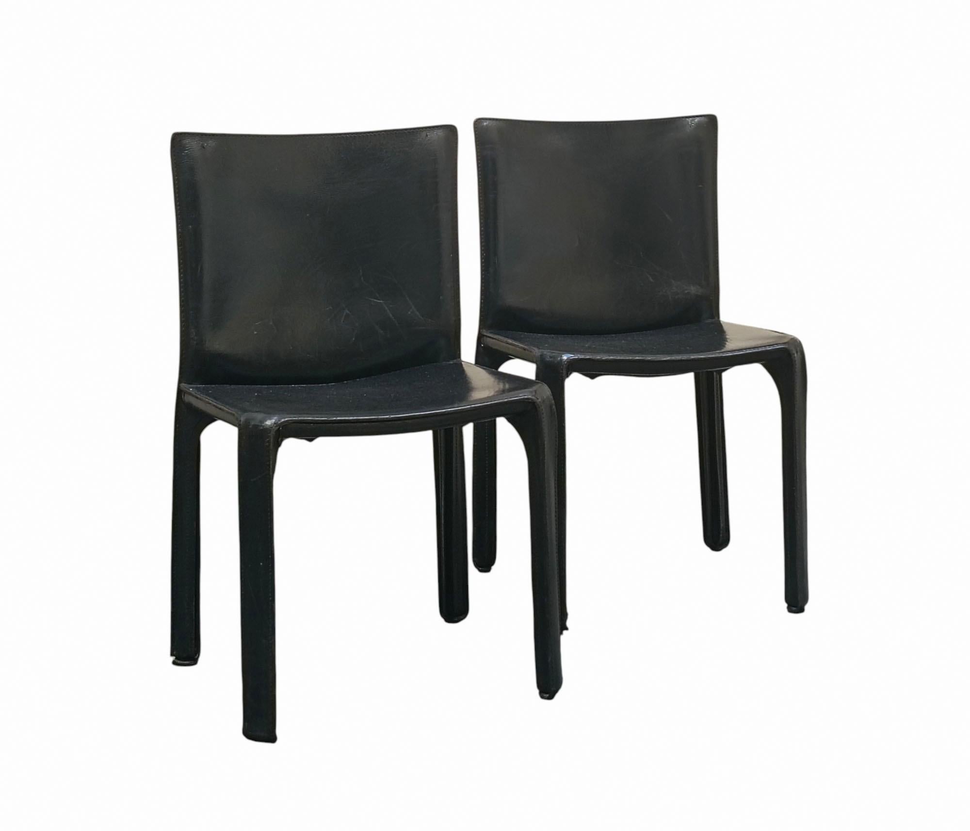 Mario Bellini für Cassina Ein Paar schwarze Lederstühle 
